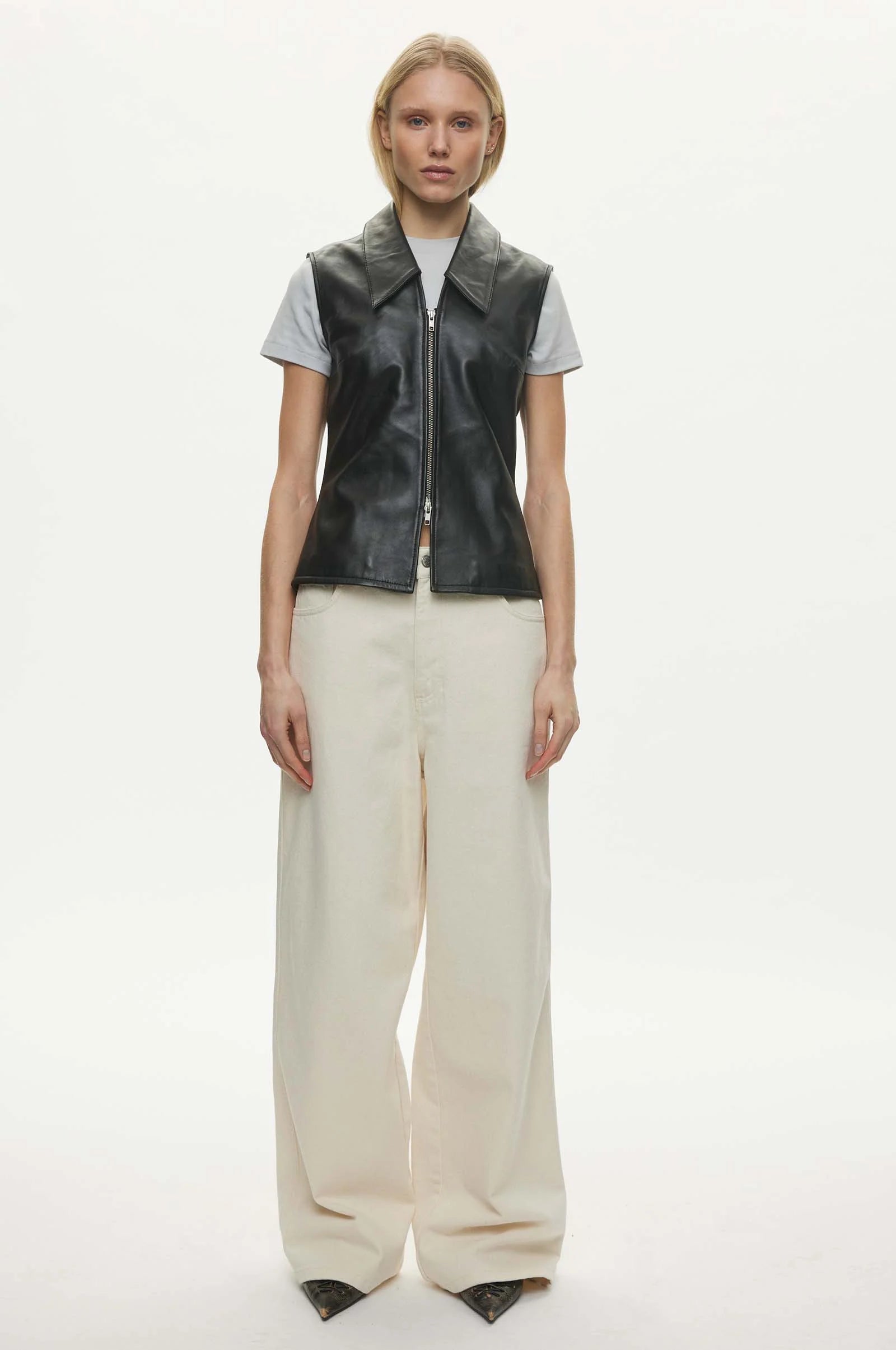 Oval Square Deep Leather Vest // Black