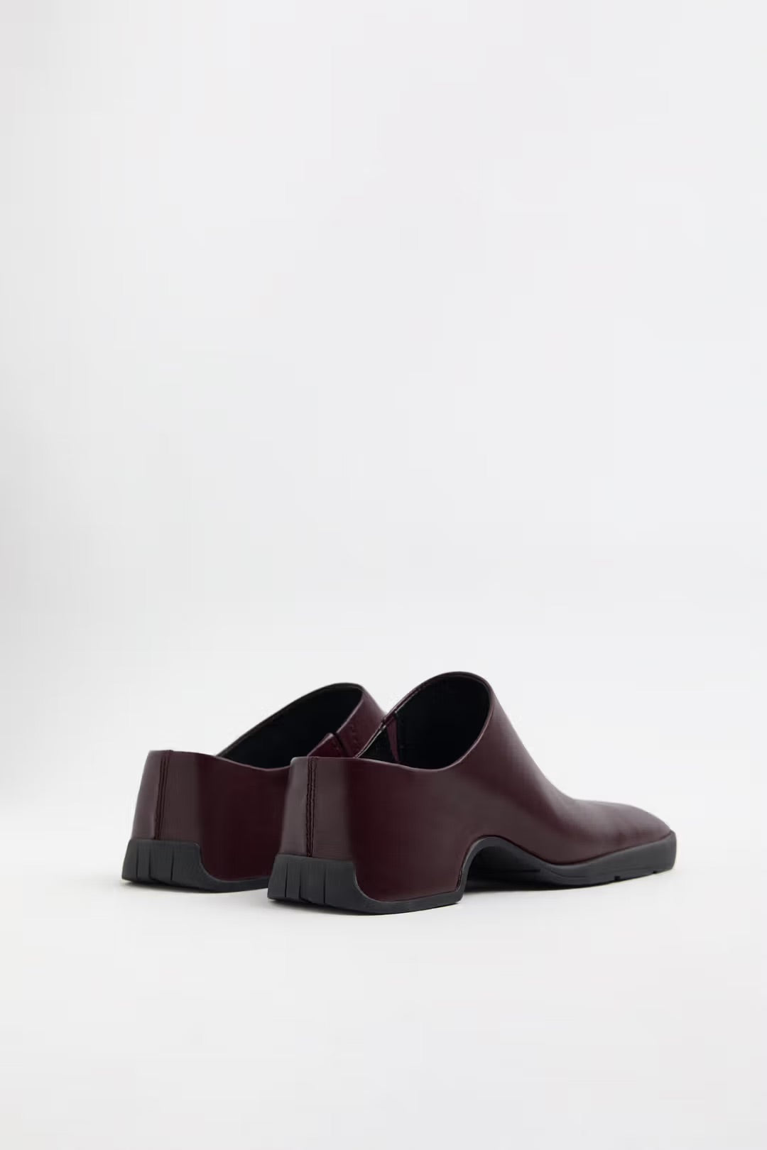Miista Amoy Mules // Burgundy