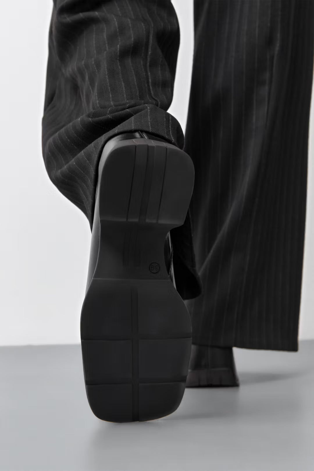 Miista Amoy Mules // Black