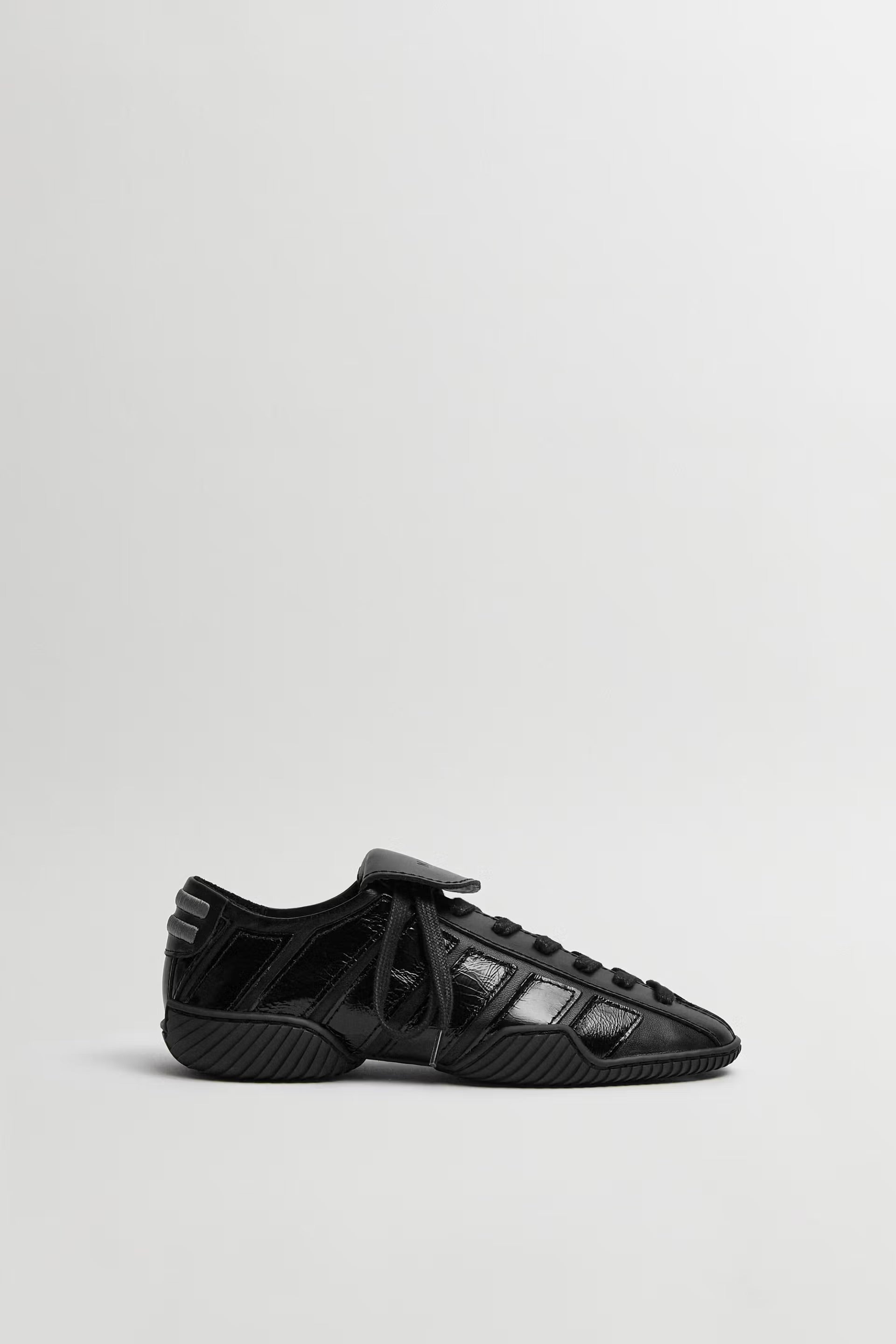 Miista Nikoletta Sneakers // Black