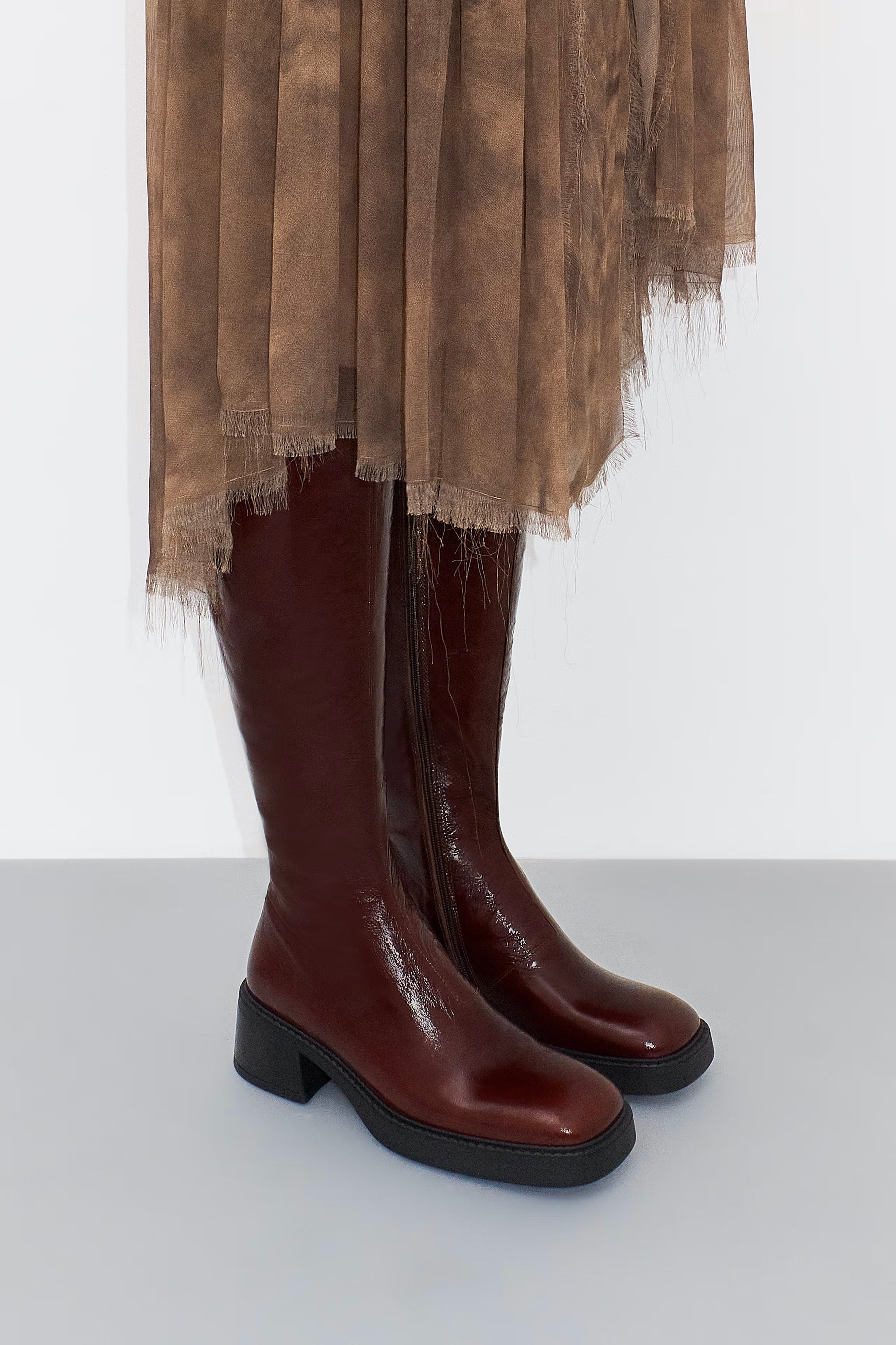 Miista Yumi Pull Boots // Burgundy