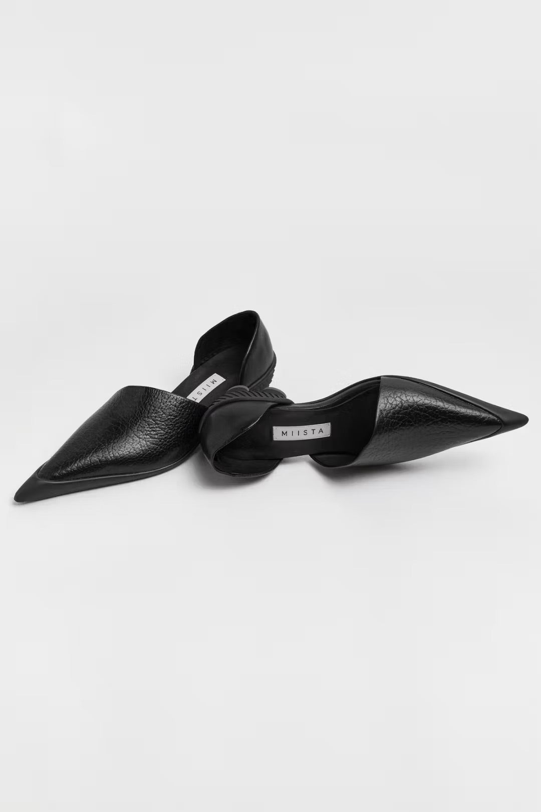 Miista Delt Courts // Black