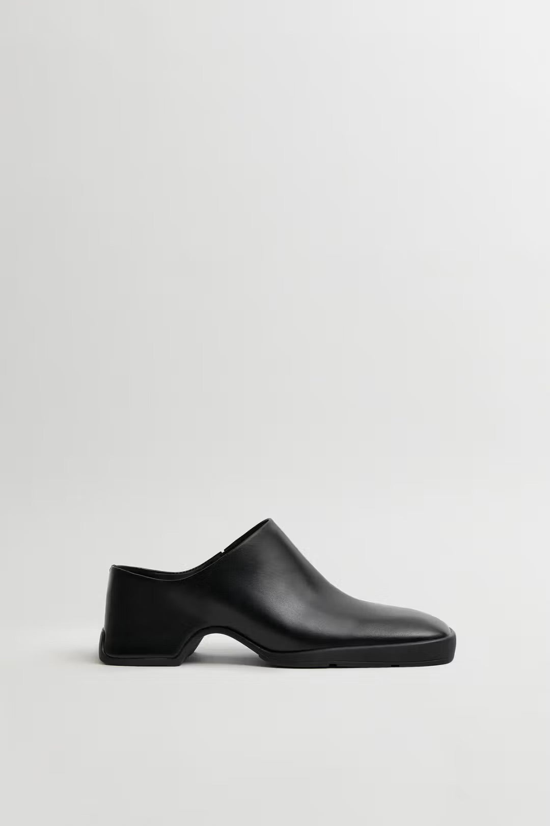 Miista Amoy Mules // Black
