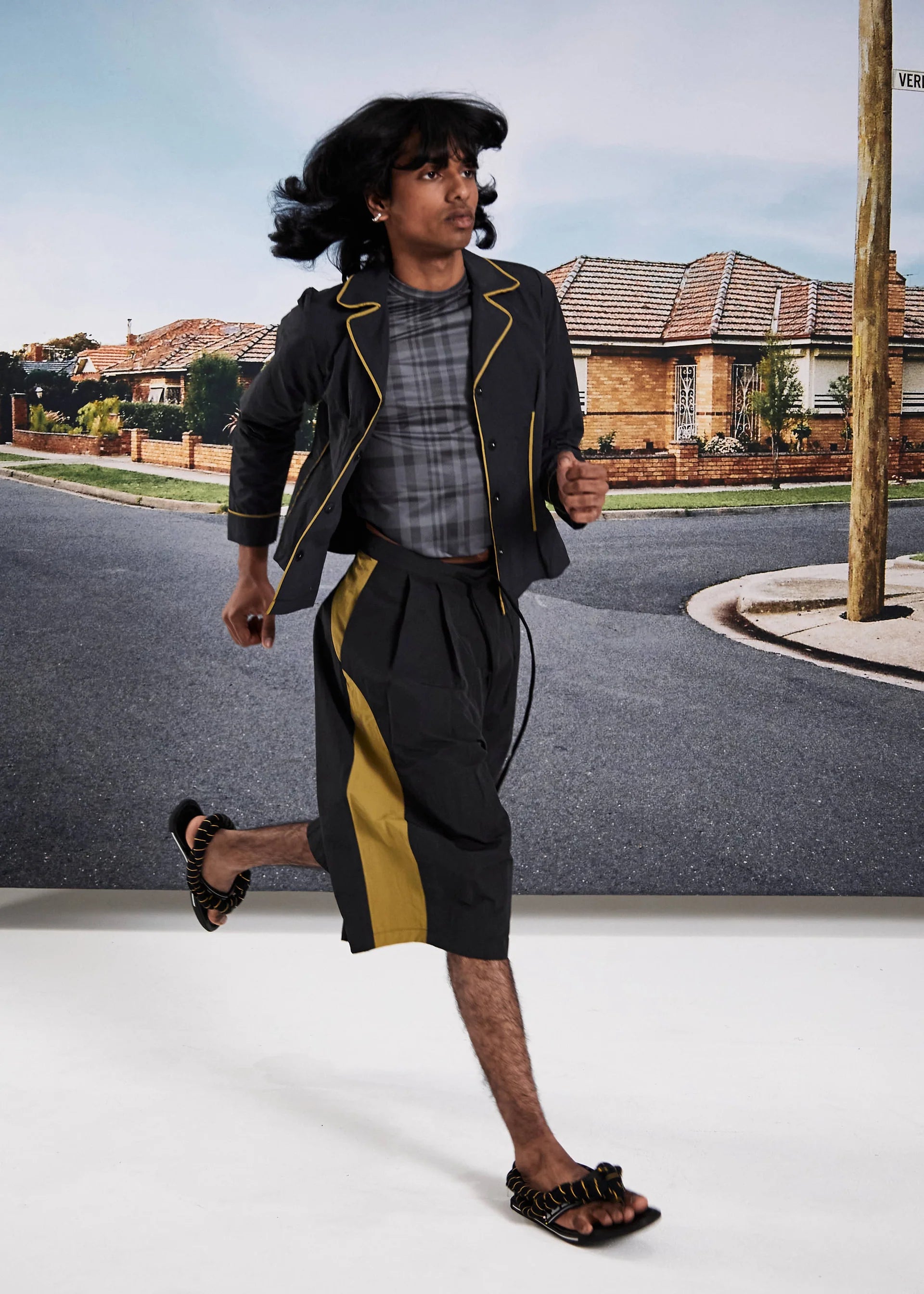 Verner Contrast Shorts // Black w. Khaki