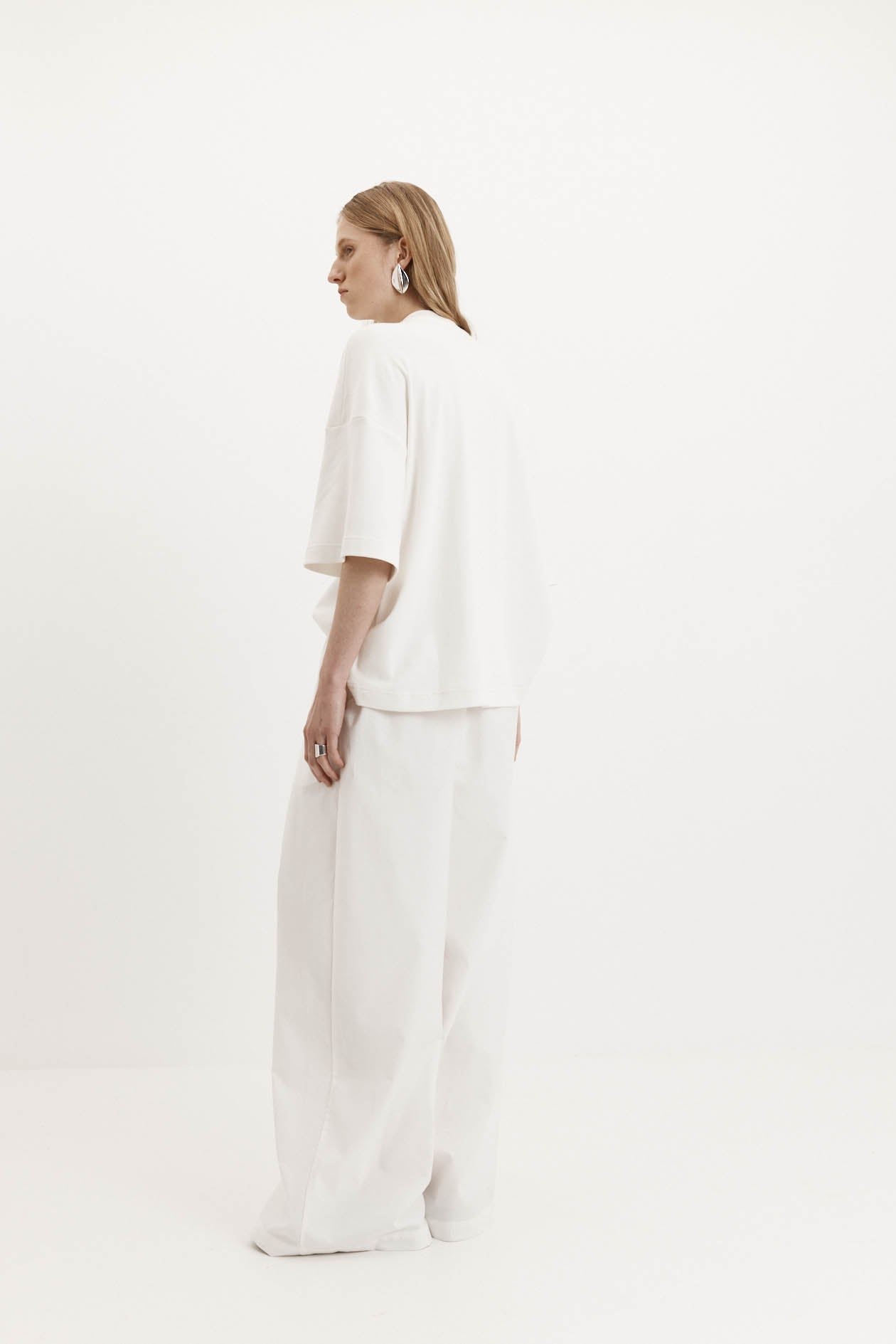 Harris Tapper Beaded Orchid T-Shirt // White