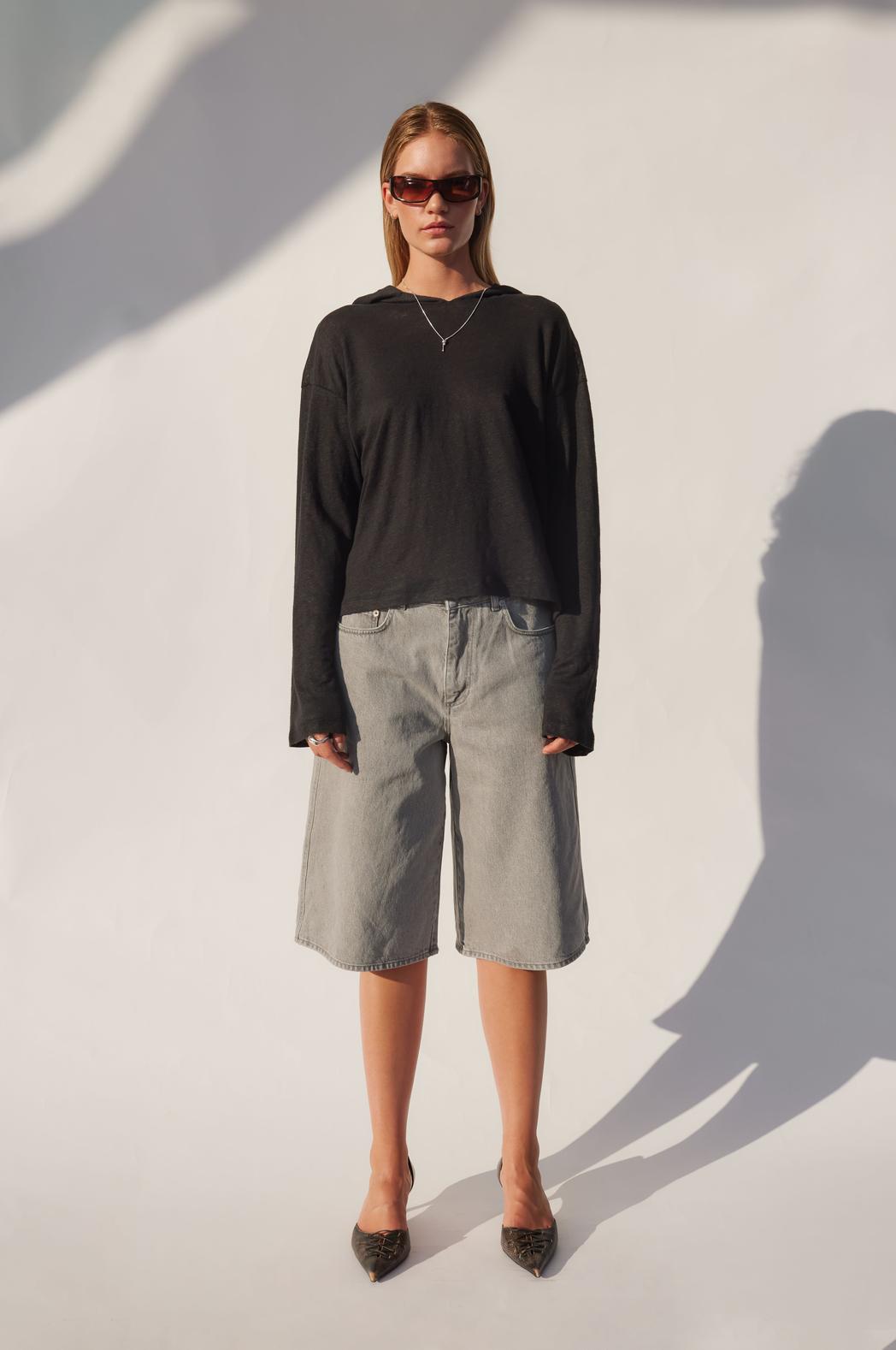Oval Square Palma Hood L/S Tee // Black