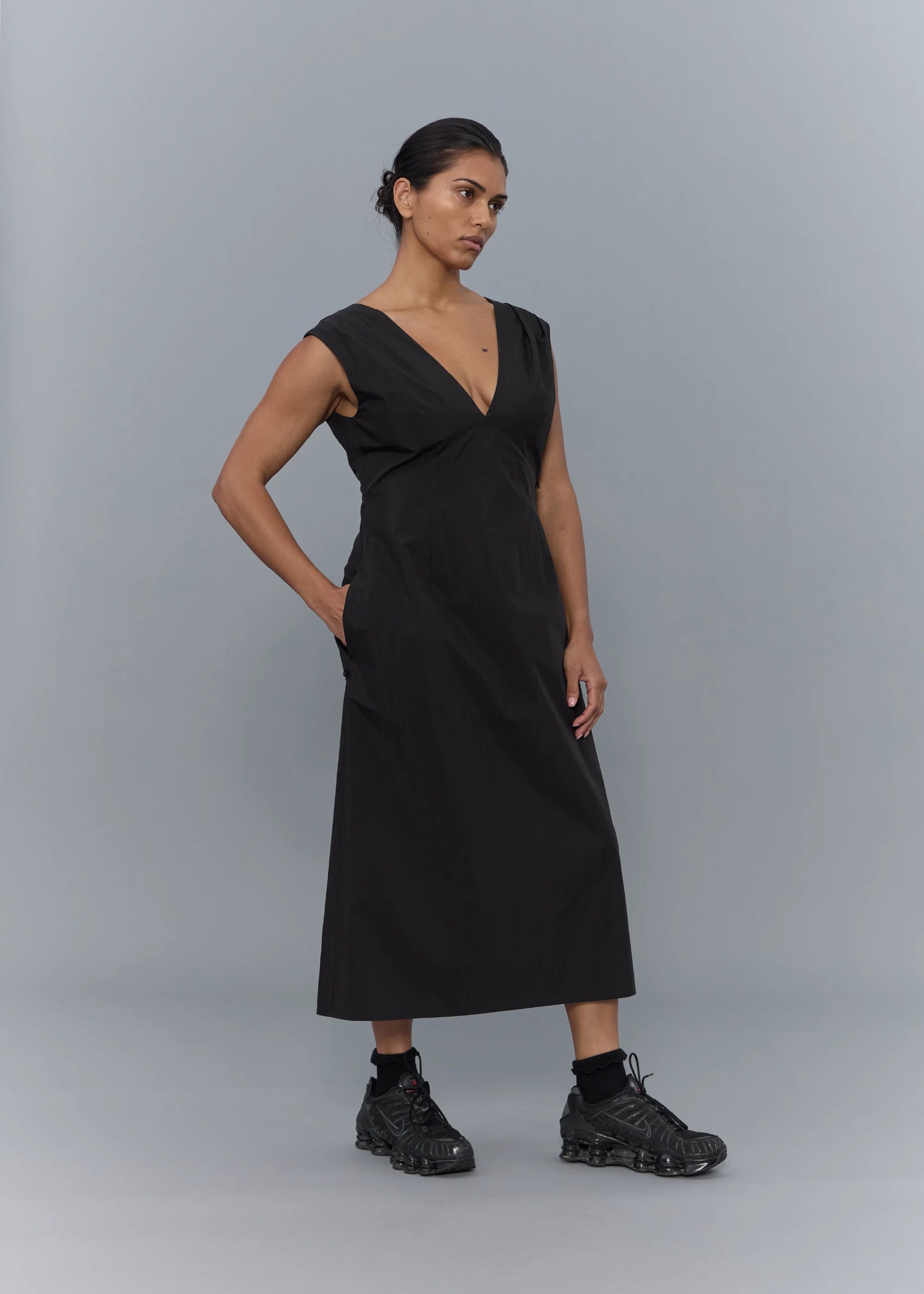 PV Pillar Dress // Black