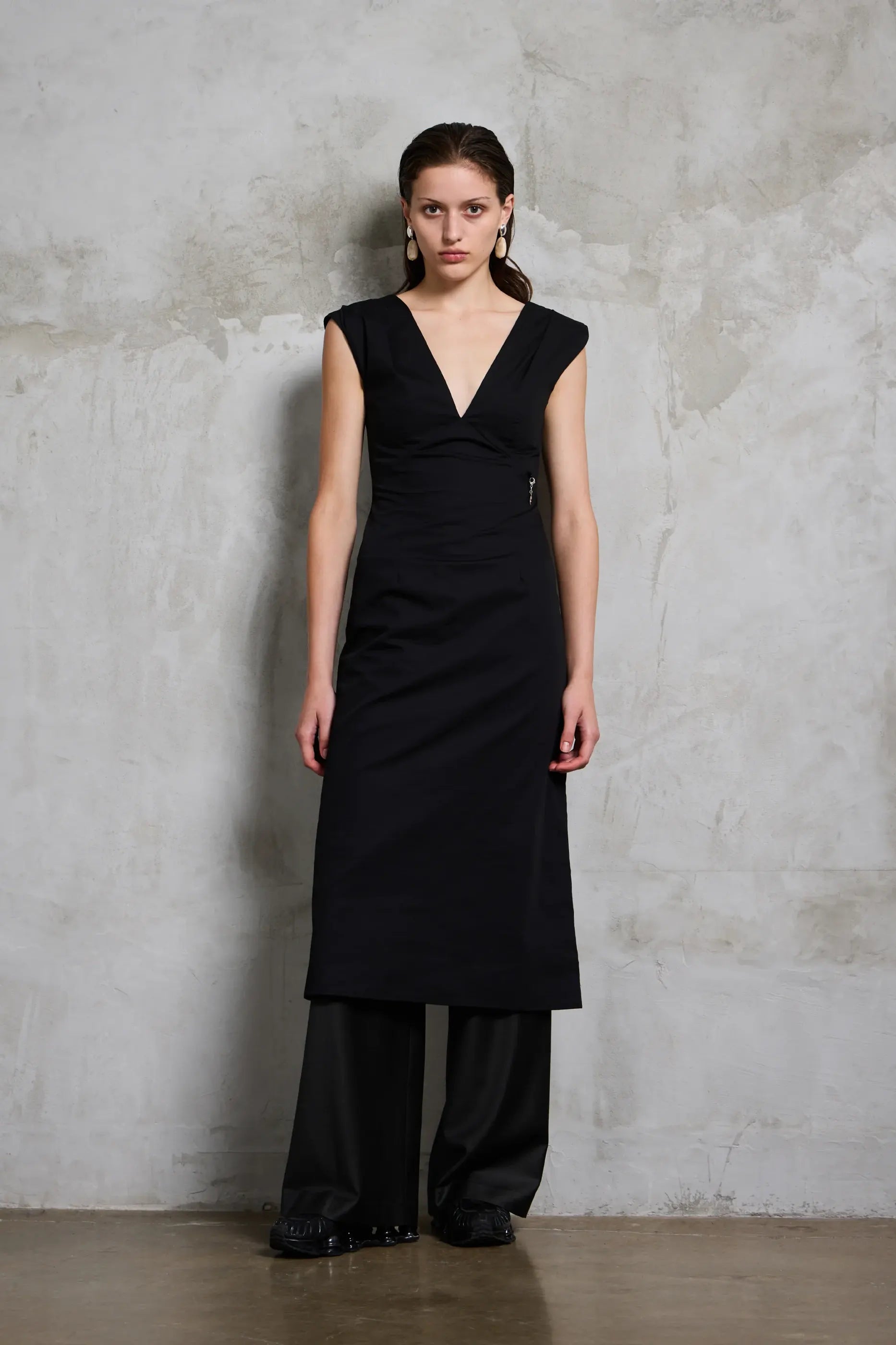 PV Pillar Dress // Black