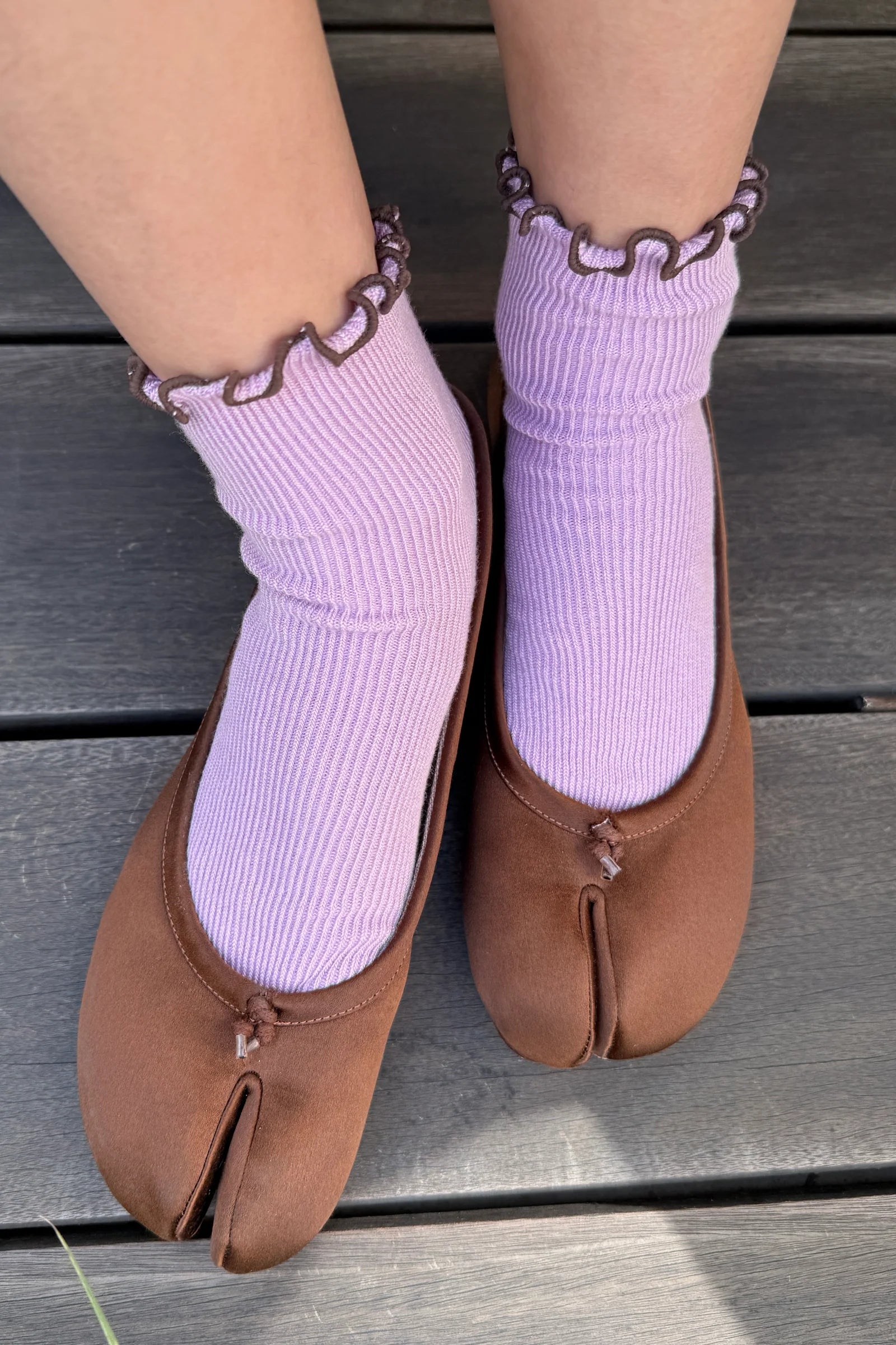 Le Bon Shoppe The Petite Ruffled Modal Socks // Lilac, Brown