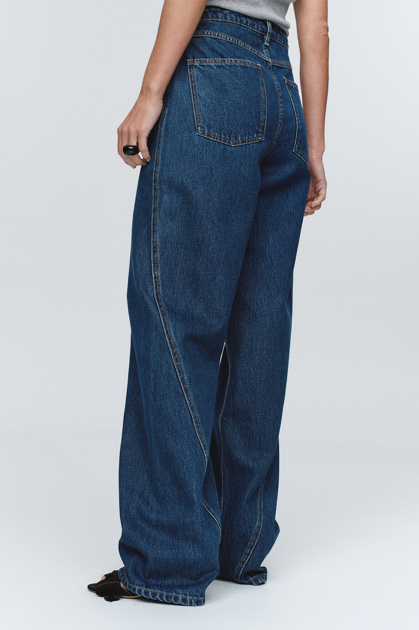 Marle Relaxed Curve Seam Jean // Washed Indigo