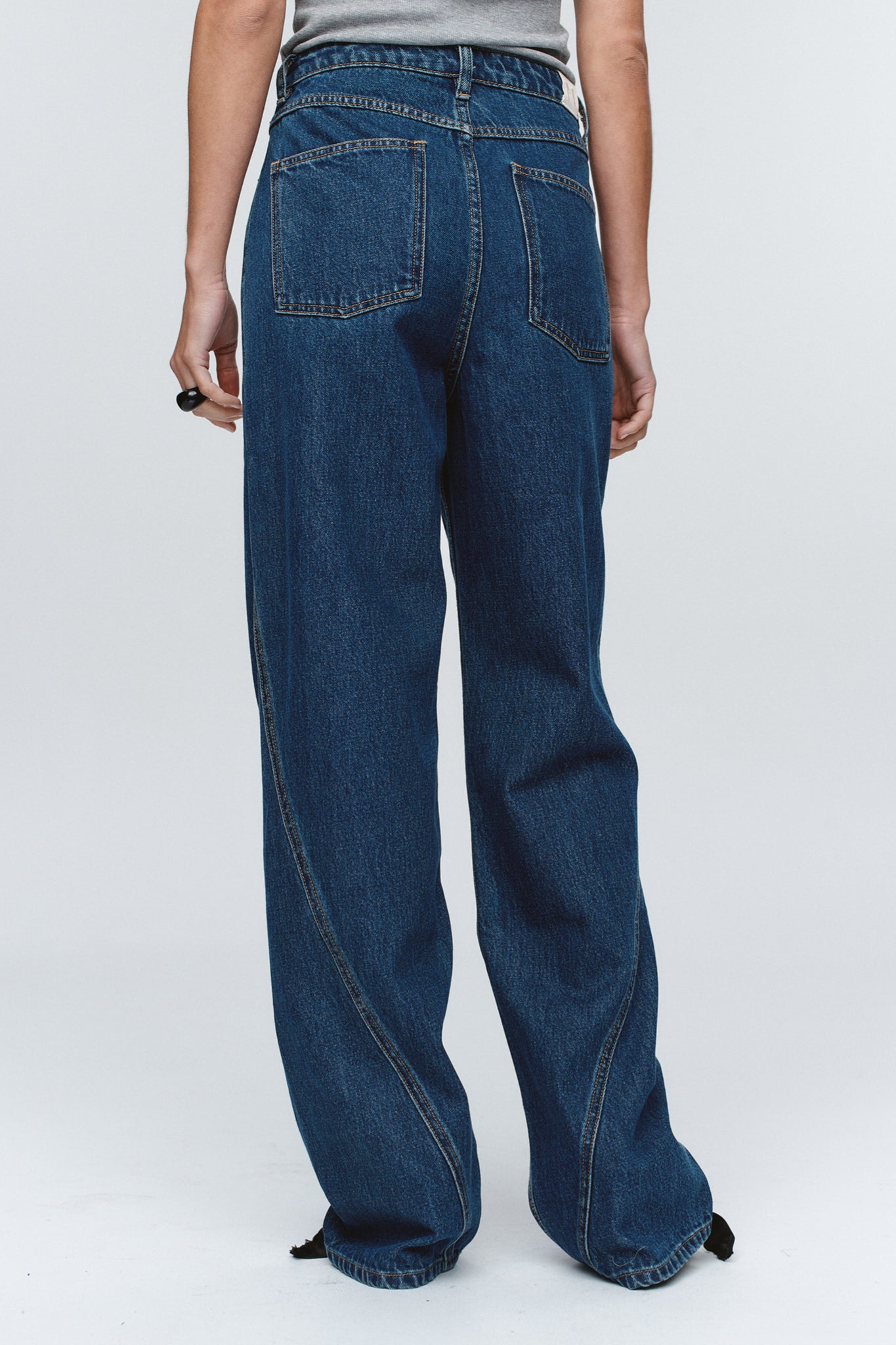 Marle Relaxed Curve Seam Jean // Washed Indigo