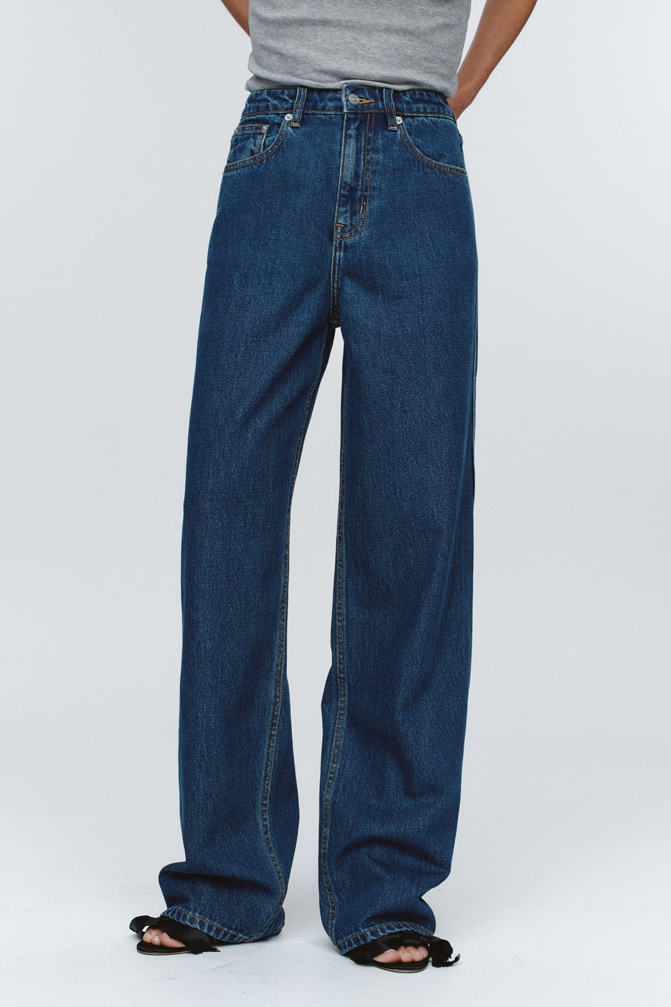 Marle Relaxed Curve Seam Jean // Washed Indigo