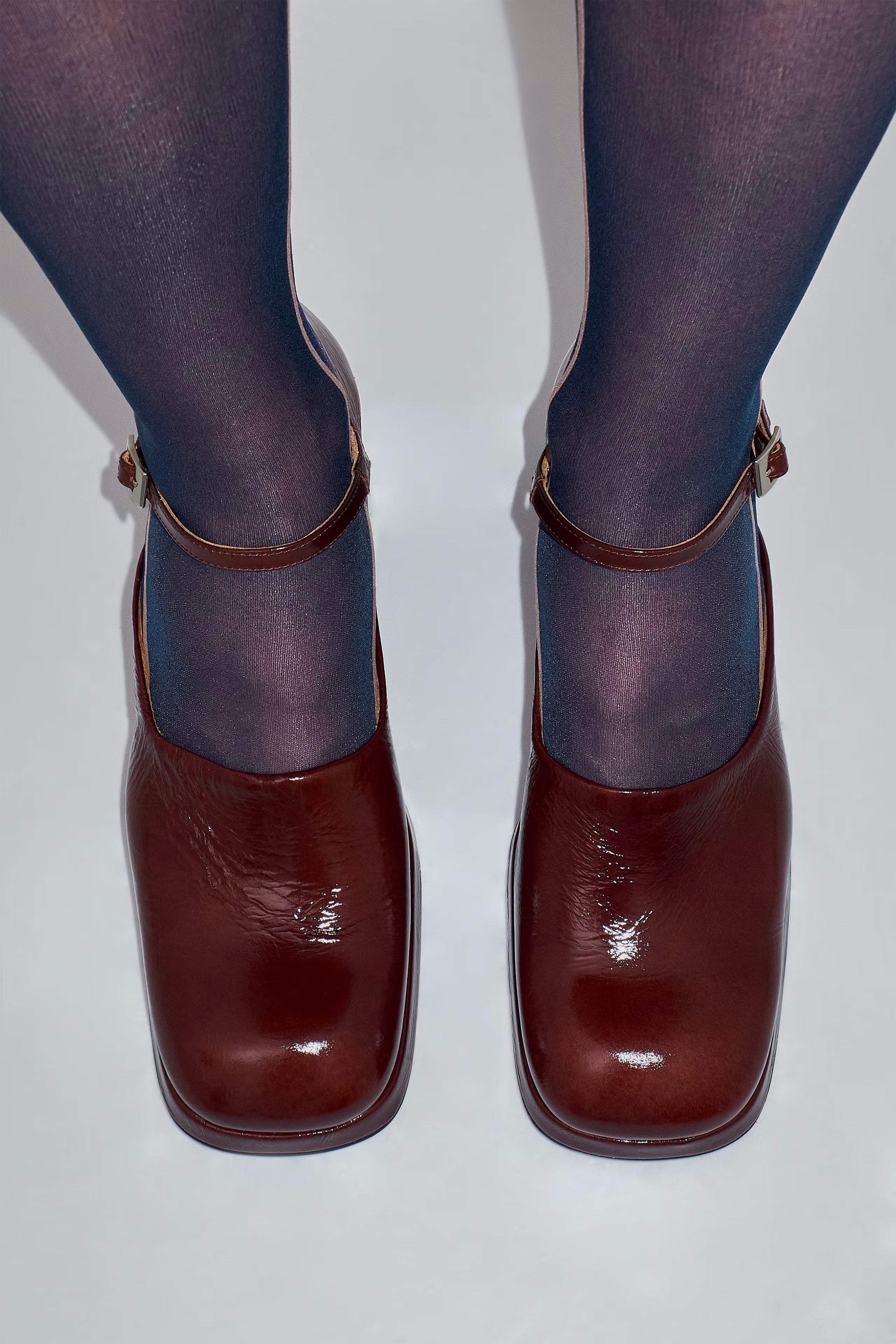 Miista Yara Courts // Crinkle Brown