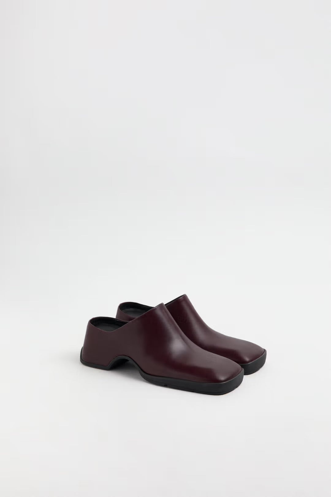 Miista Amoy Mules // Burgundy