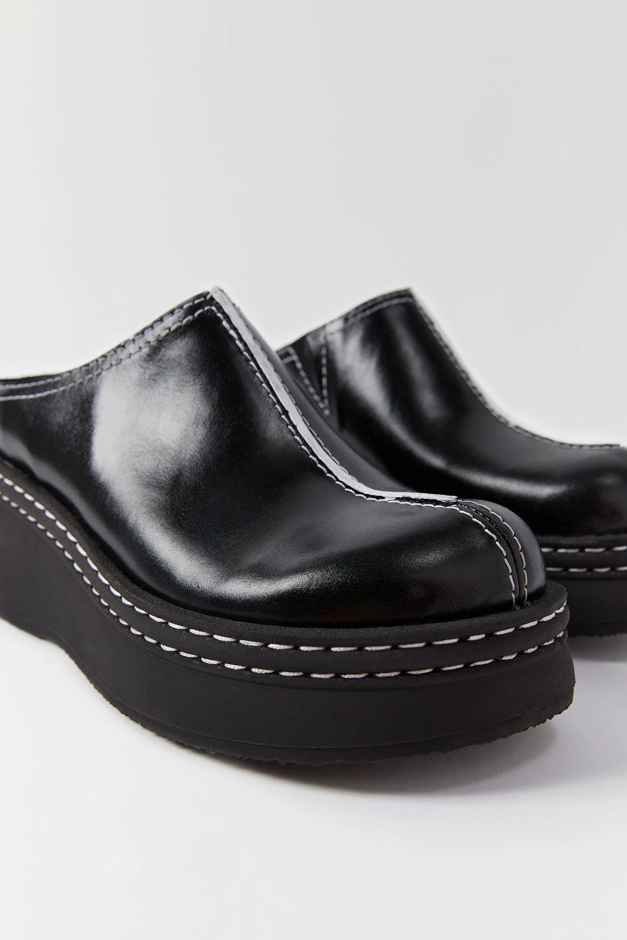 Miista Mego Mules // Black