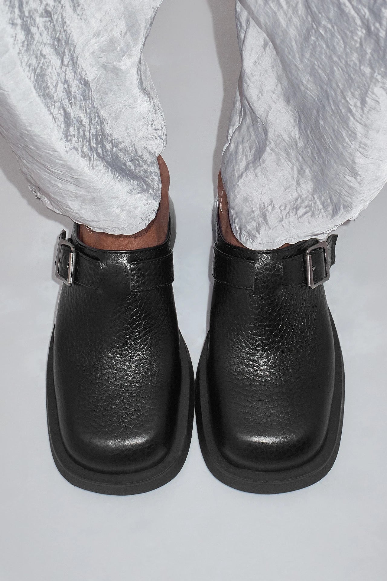 Miista Aroa Mules // Black