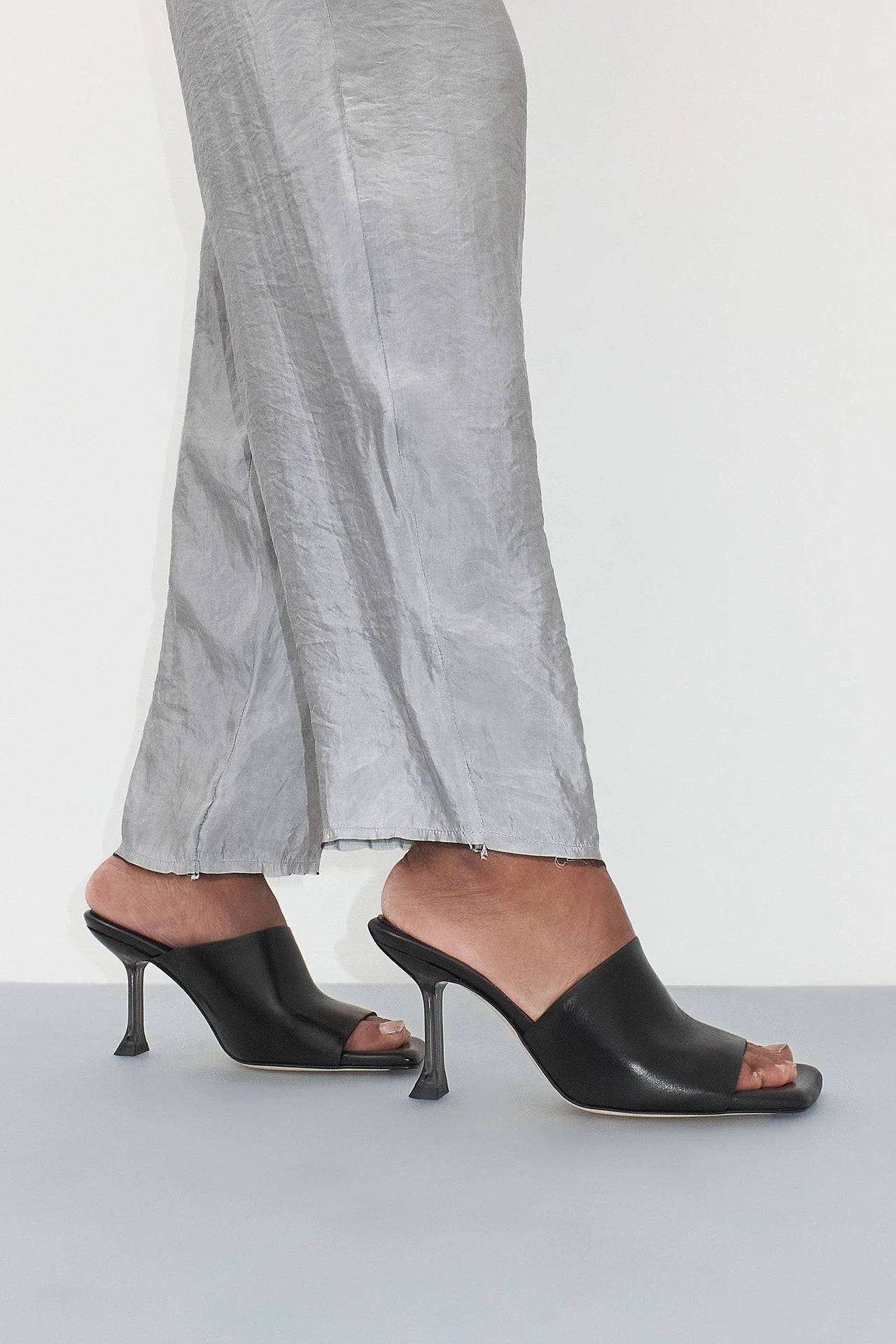 Miista Miri Mules // Black