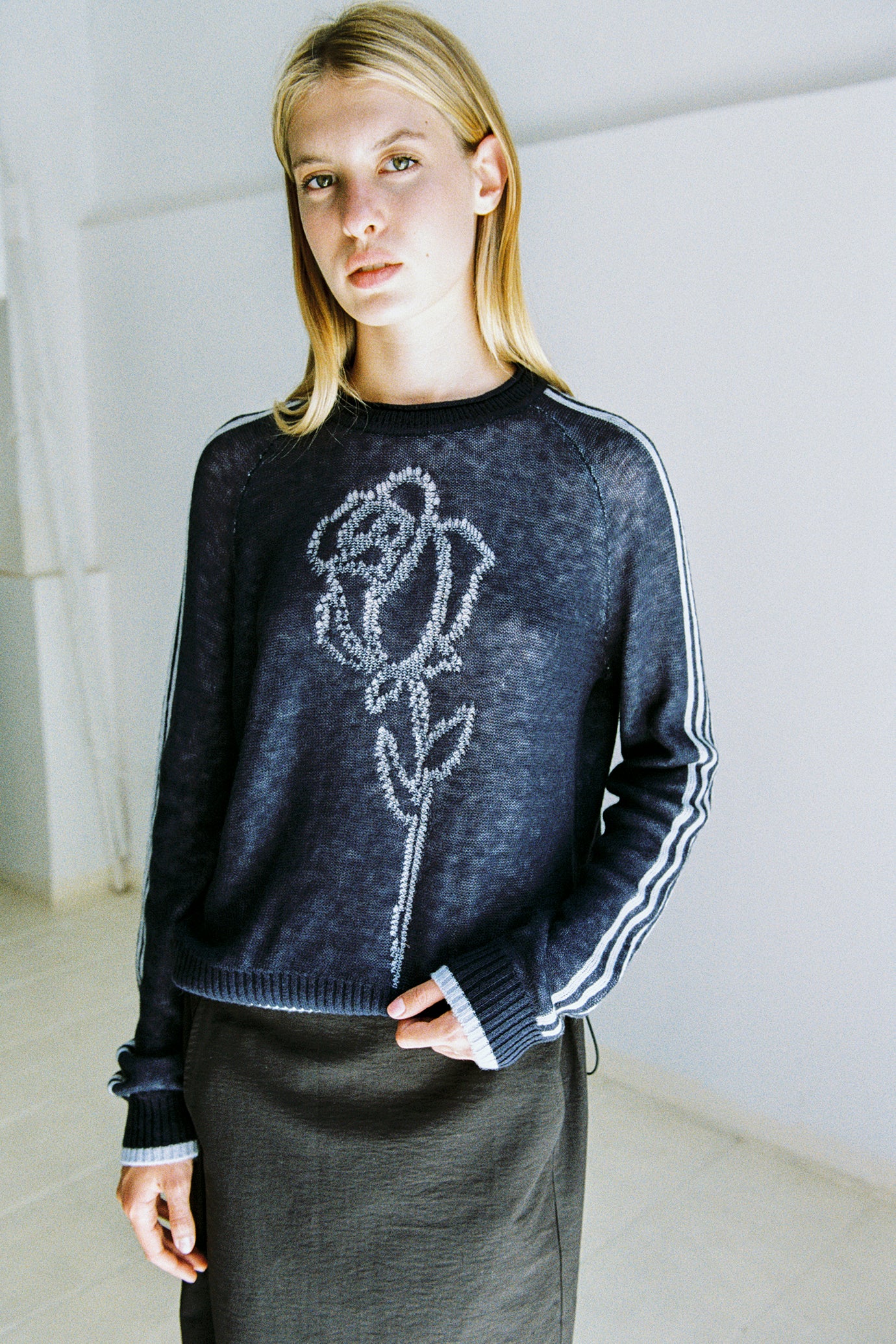 Muse Noor Rose Knit // Navy
