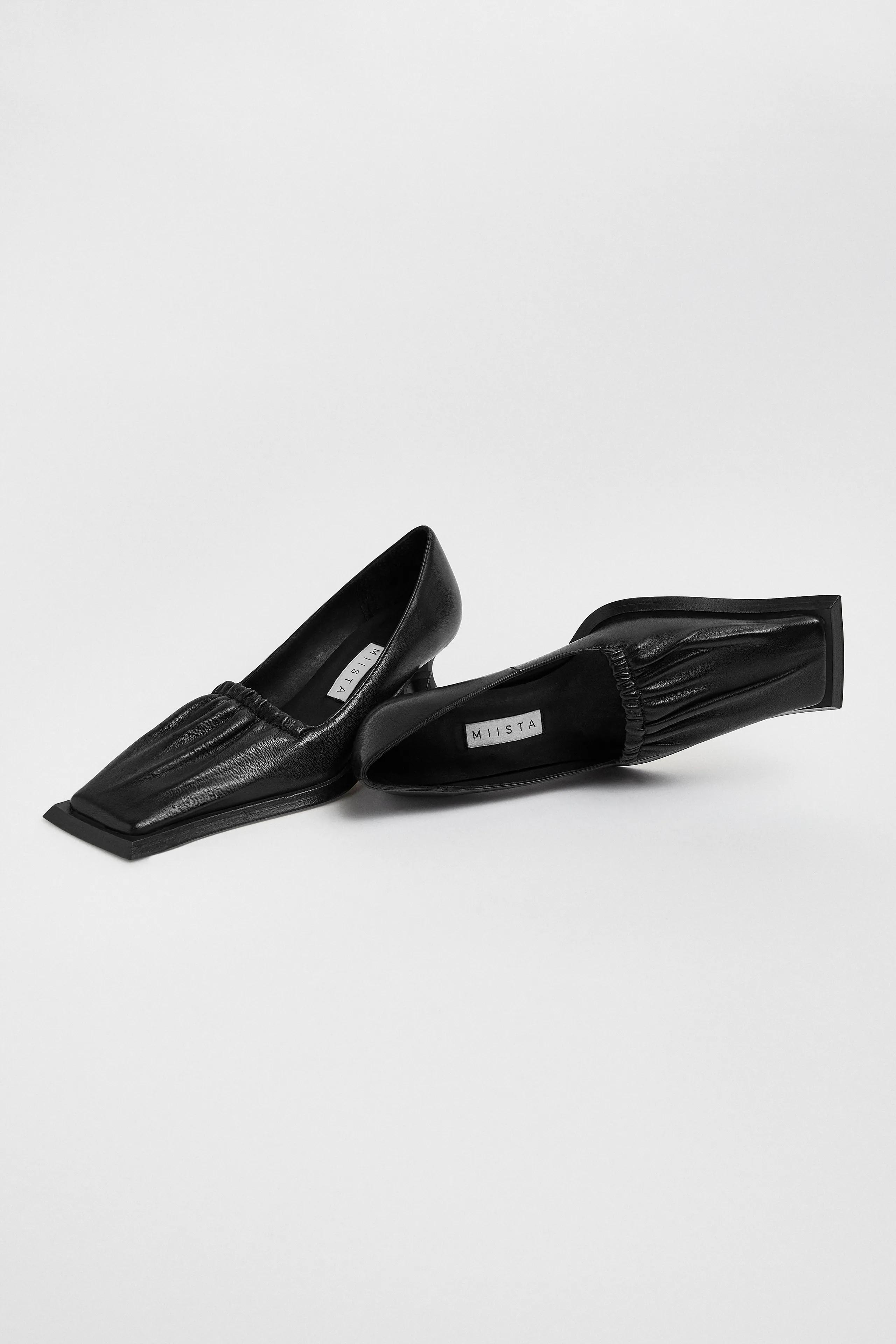 Miista Kika Courts // Black