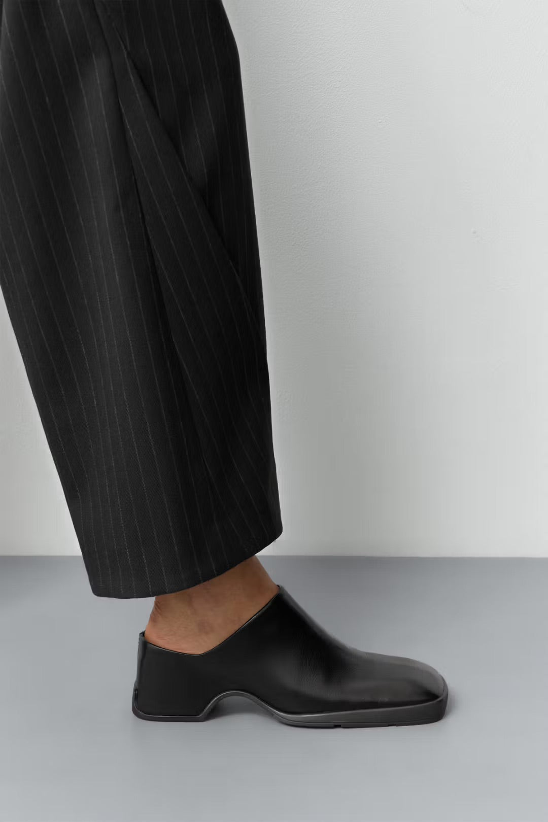 Miista Amoy Mules // Black