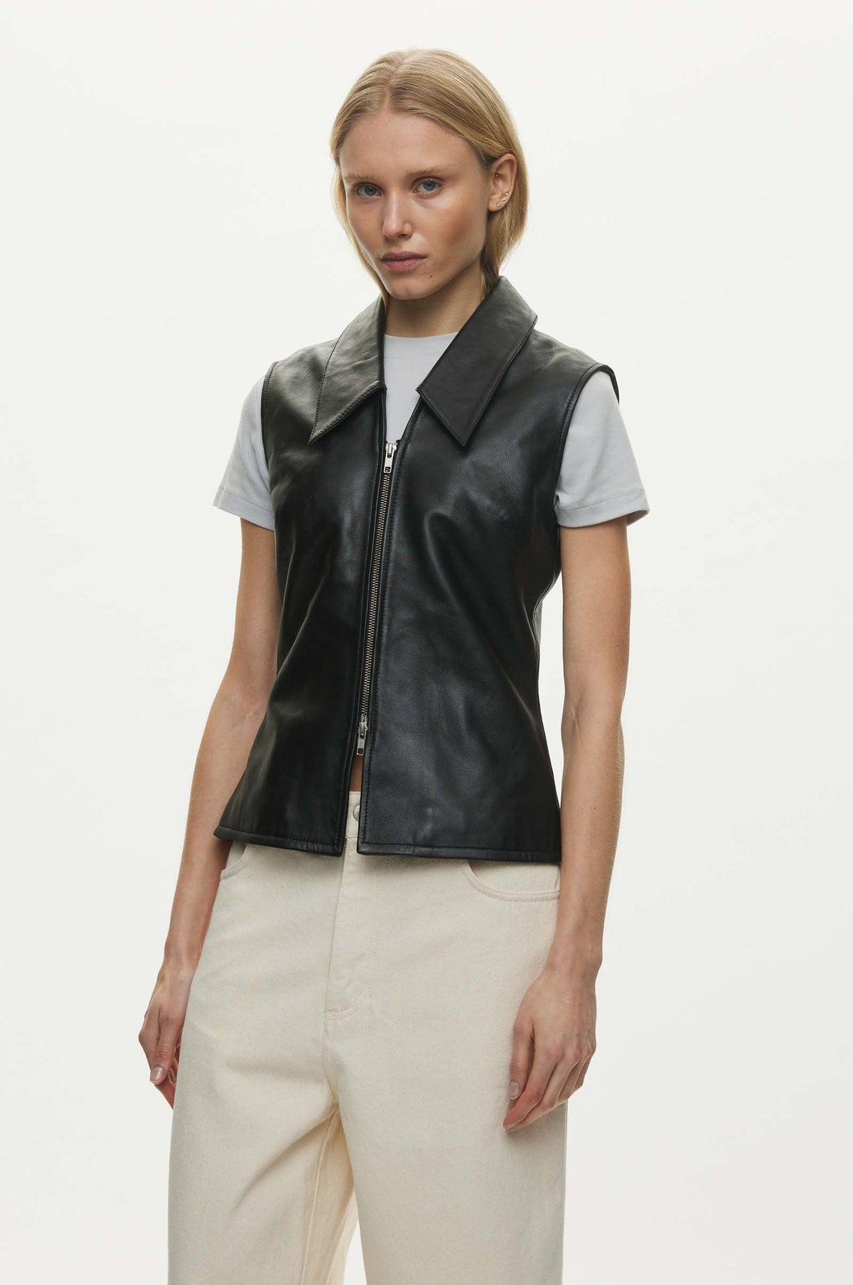 Oval Square Deep Leather Vest // Black