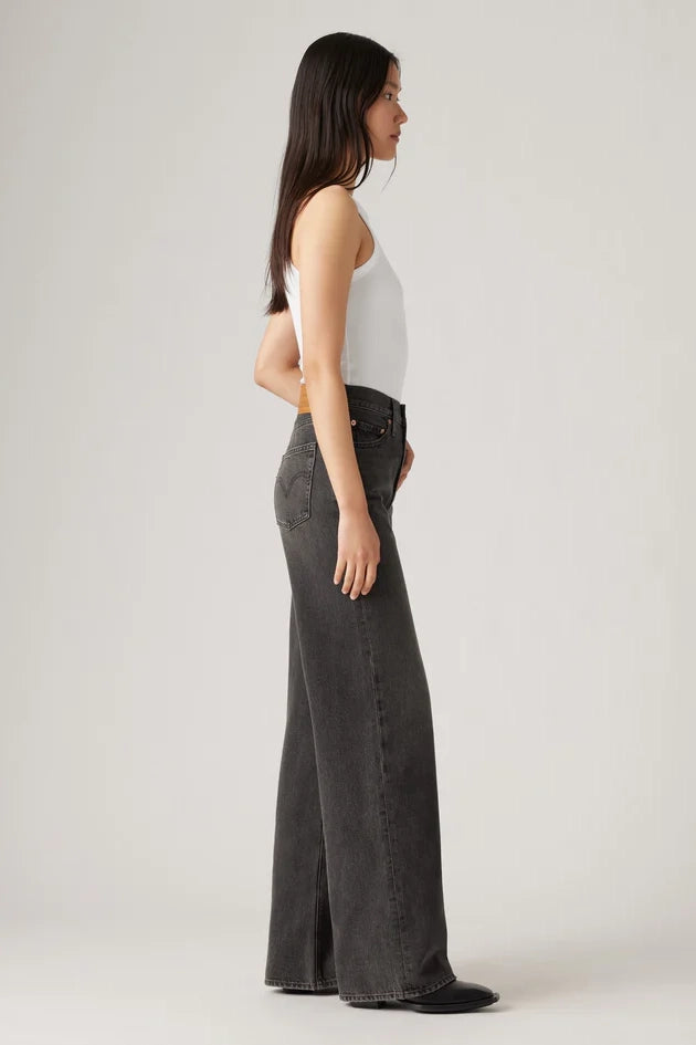 Levi's Ribcage Wide-Leg Jeans // Swipe Up