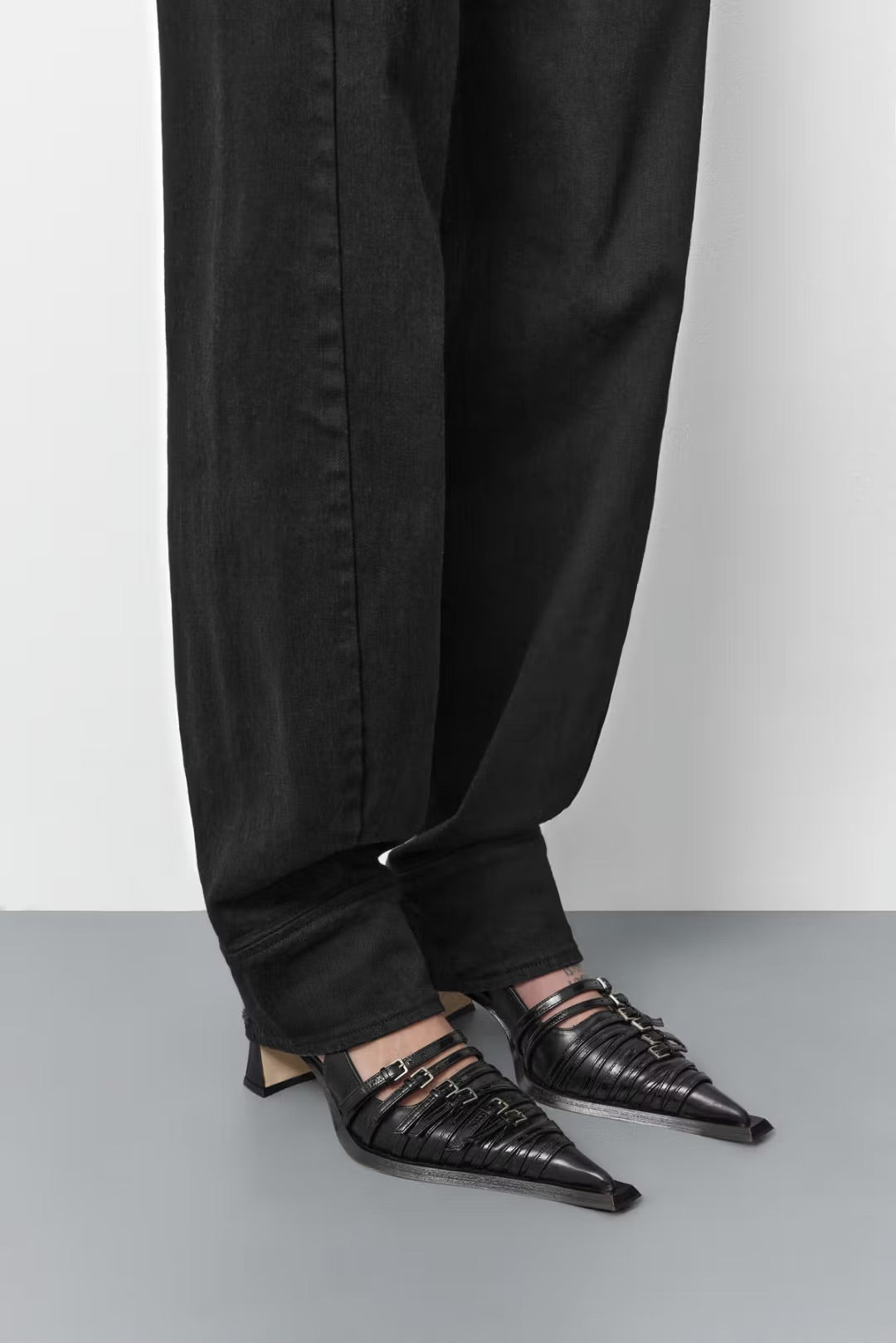 Miista Nirali Strappy Courts // Black