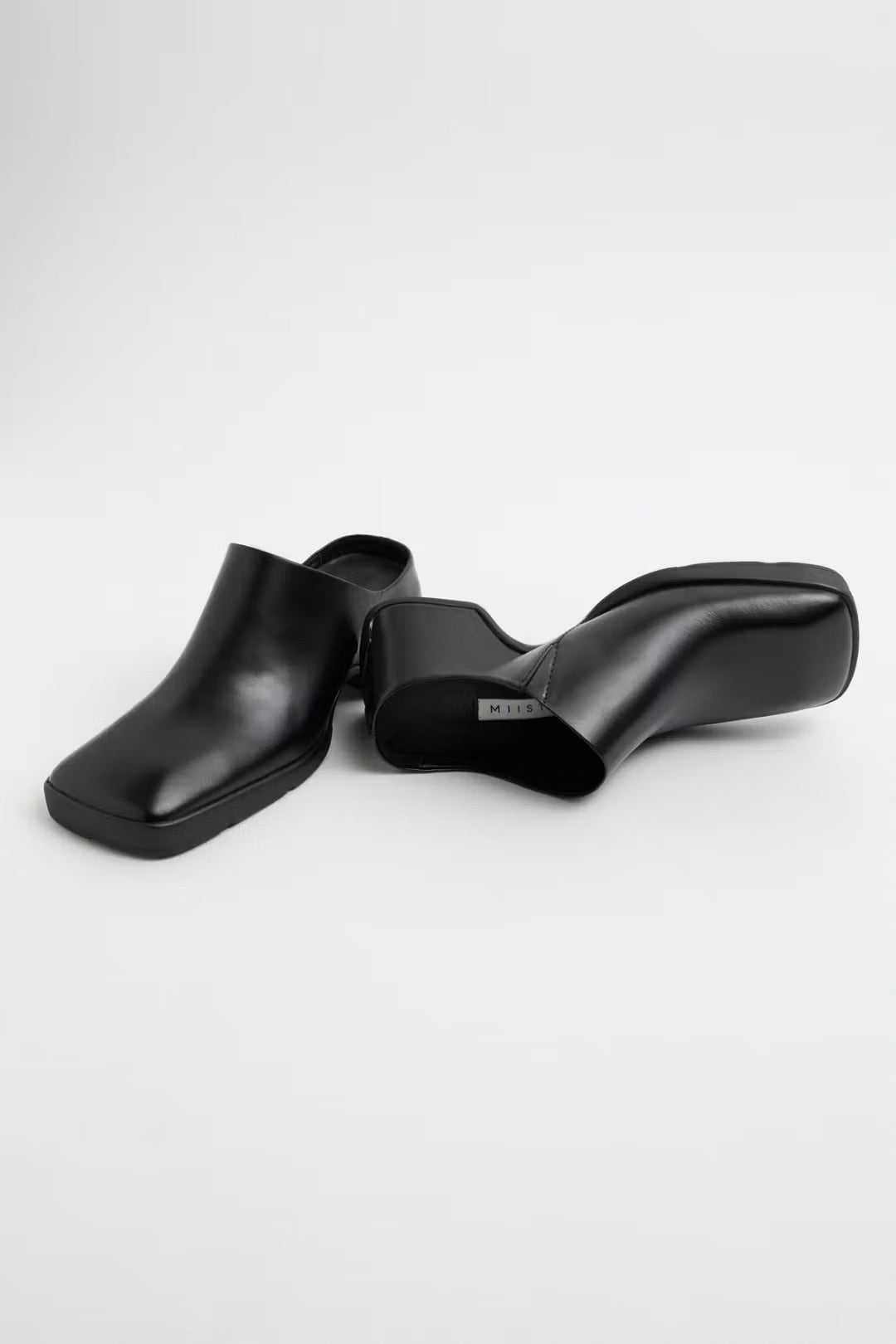 Miista Amoy Mules // Black