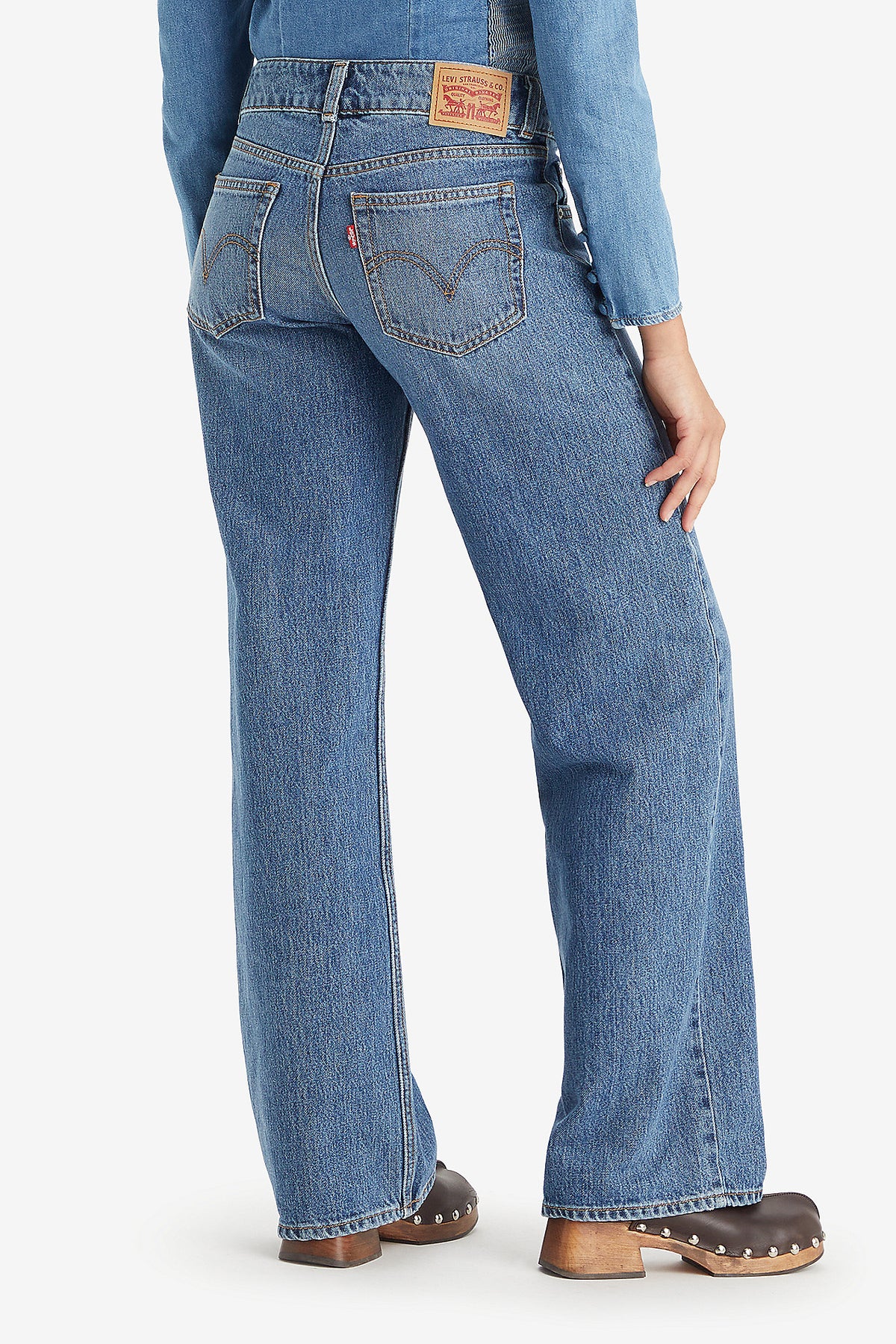 Levi's Superlow Jeans // It's a Vibe