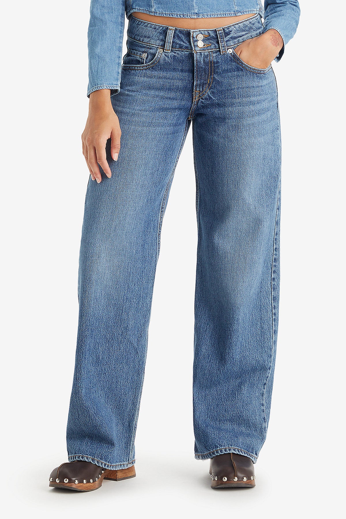 Levi's Superlow Jeans // It's a Vibe