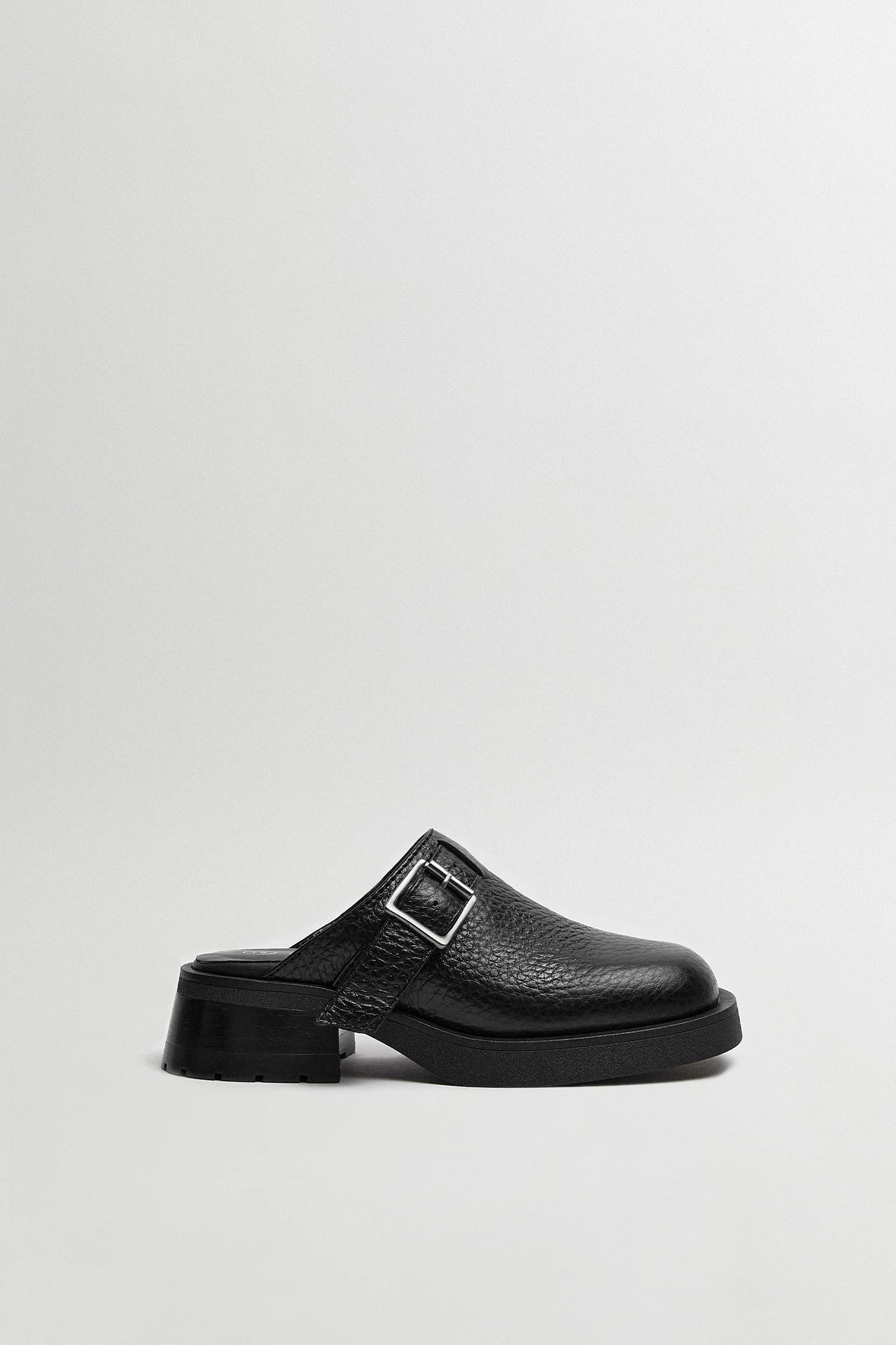 Miista Aroa Mules // Black