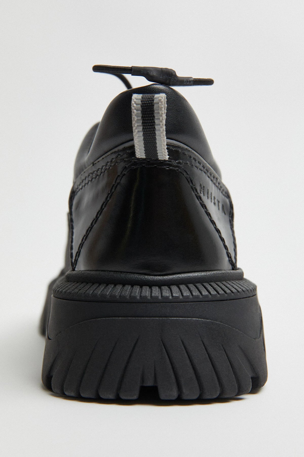 Miista Valle  Brogues // Black