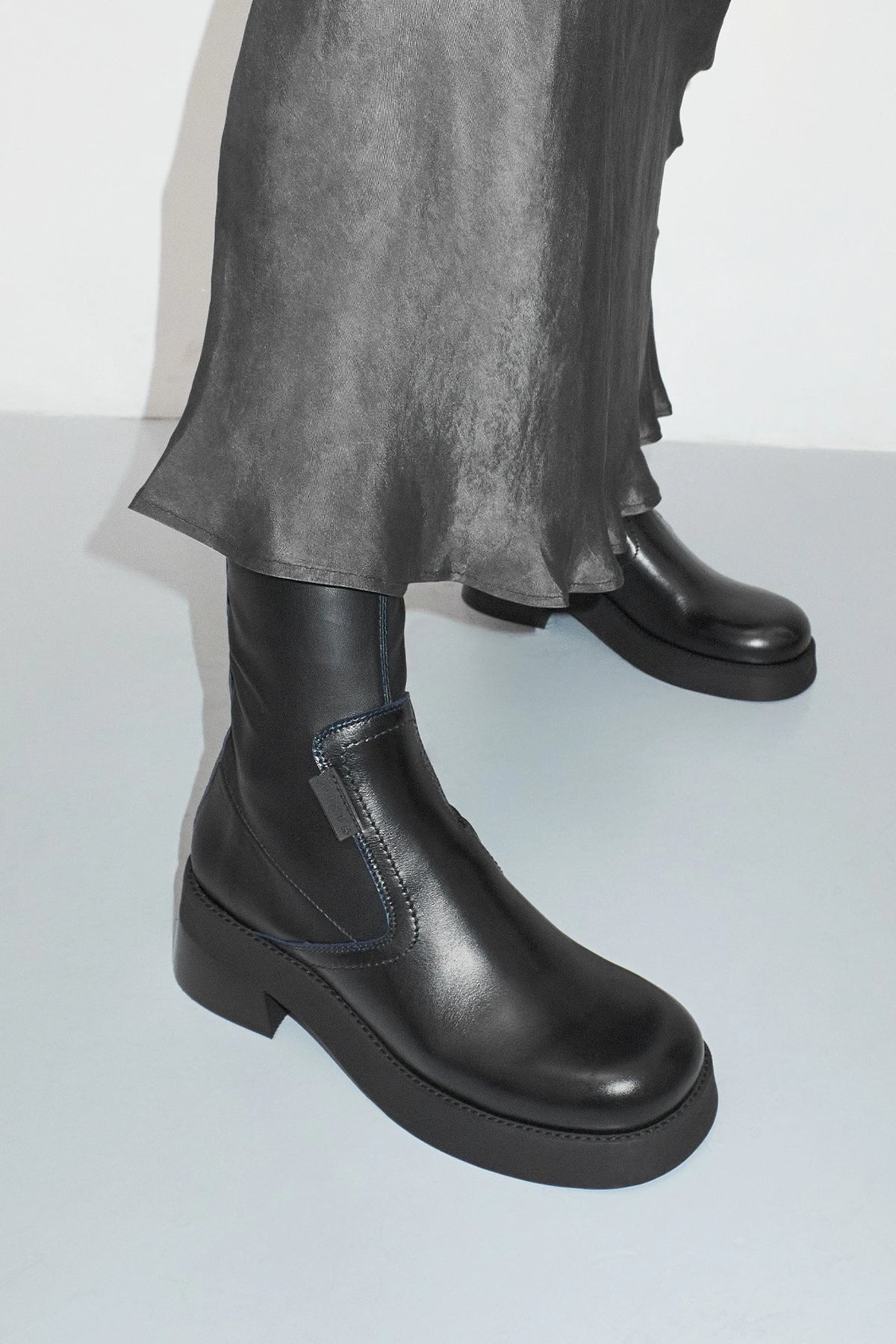 Miista Oliana Ankle Boots // Black Blue