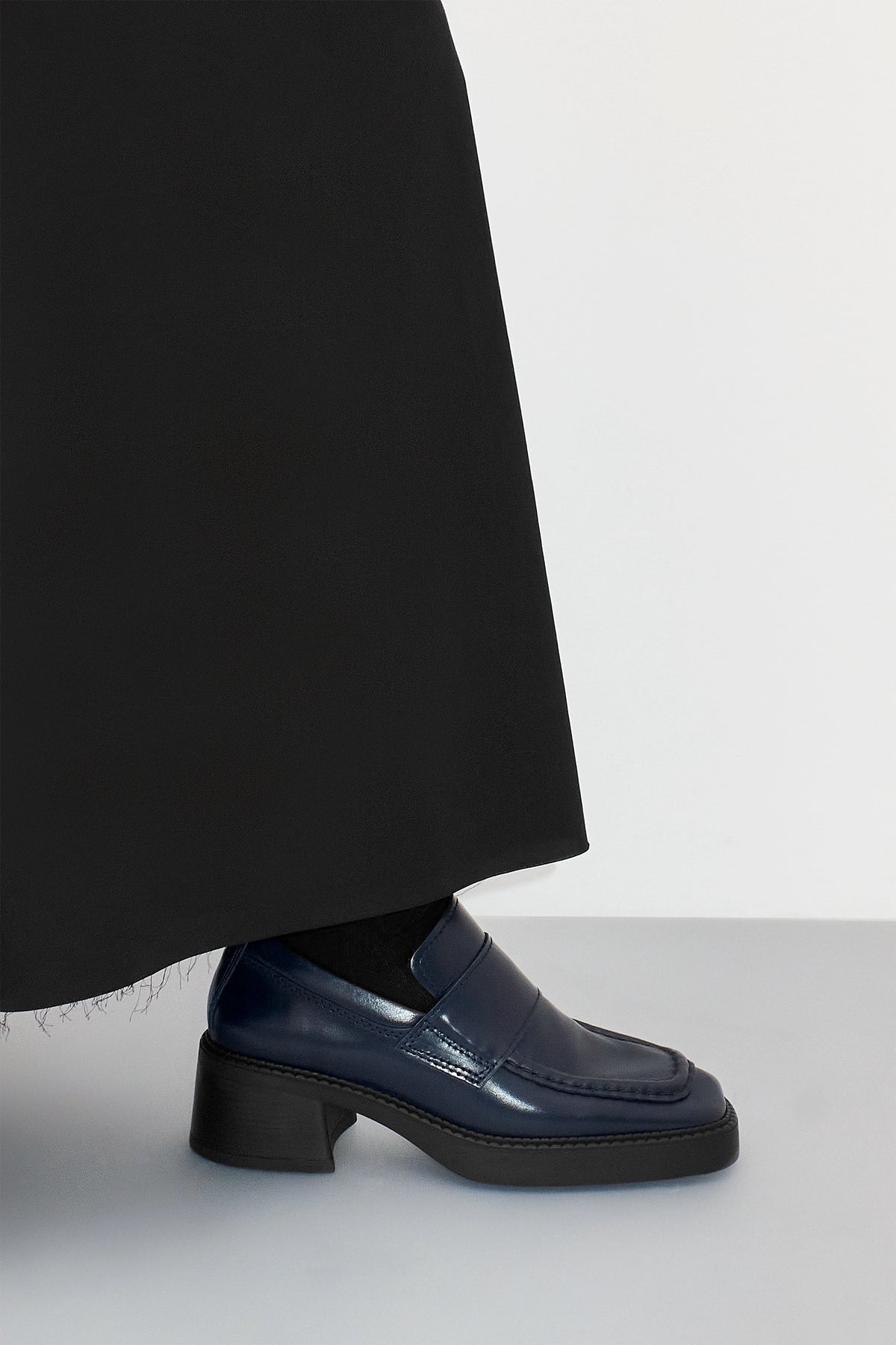 Miista Karina Loafers // Navy