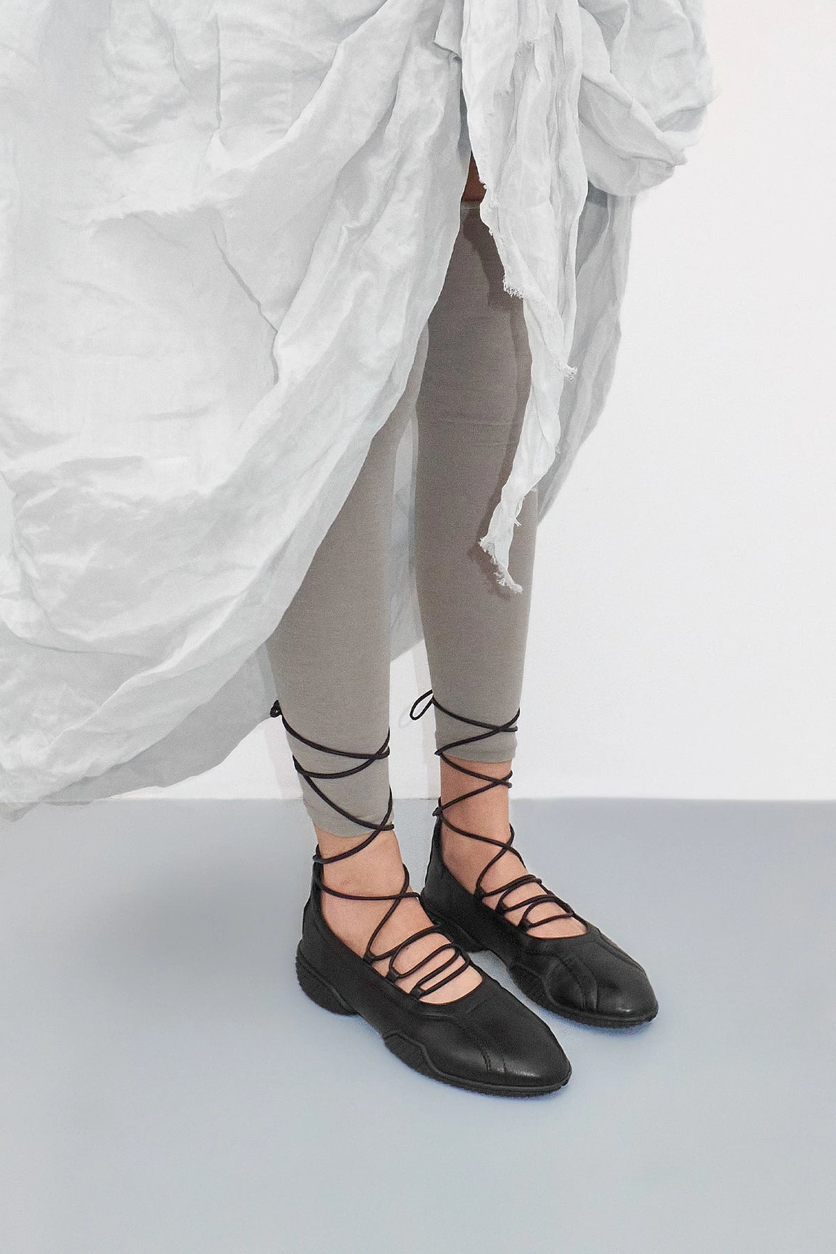 Miista Averie Lace Brogues // Black