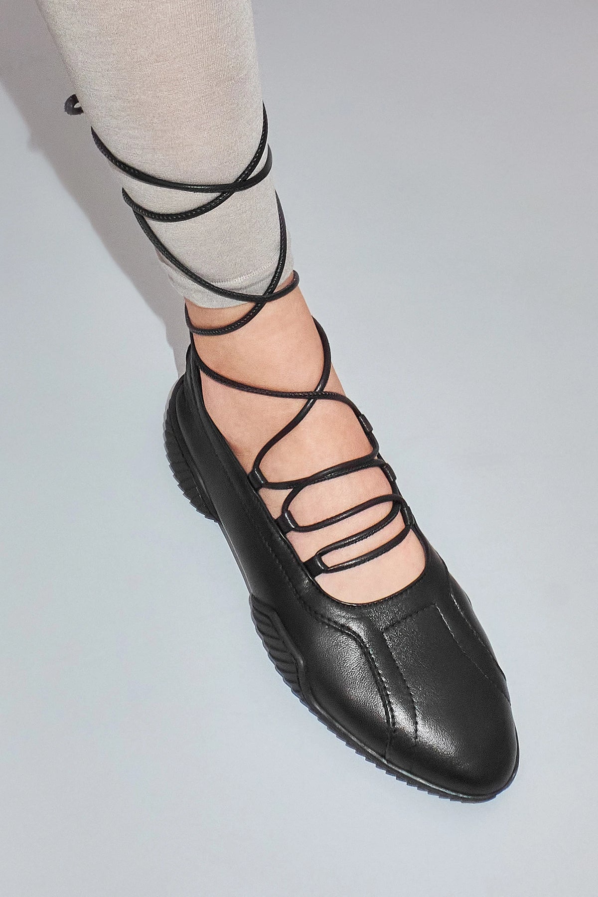Miista Averie Lace Brogues // Black