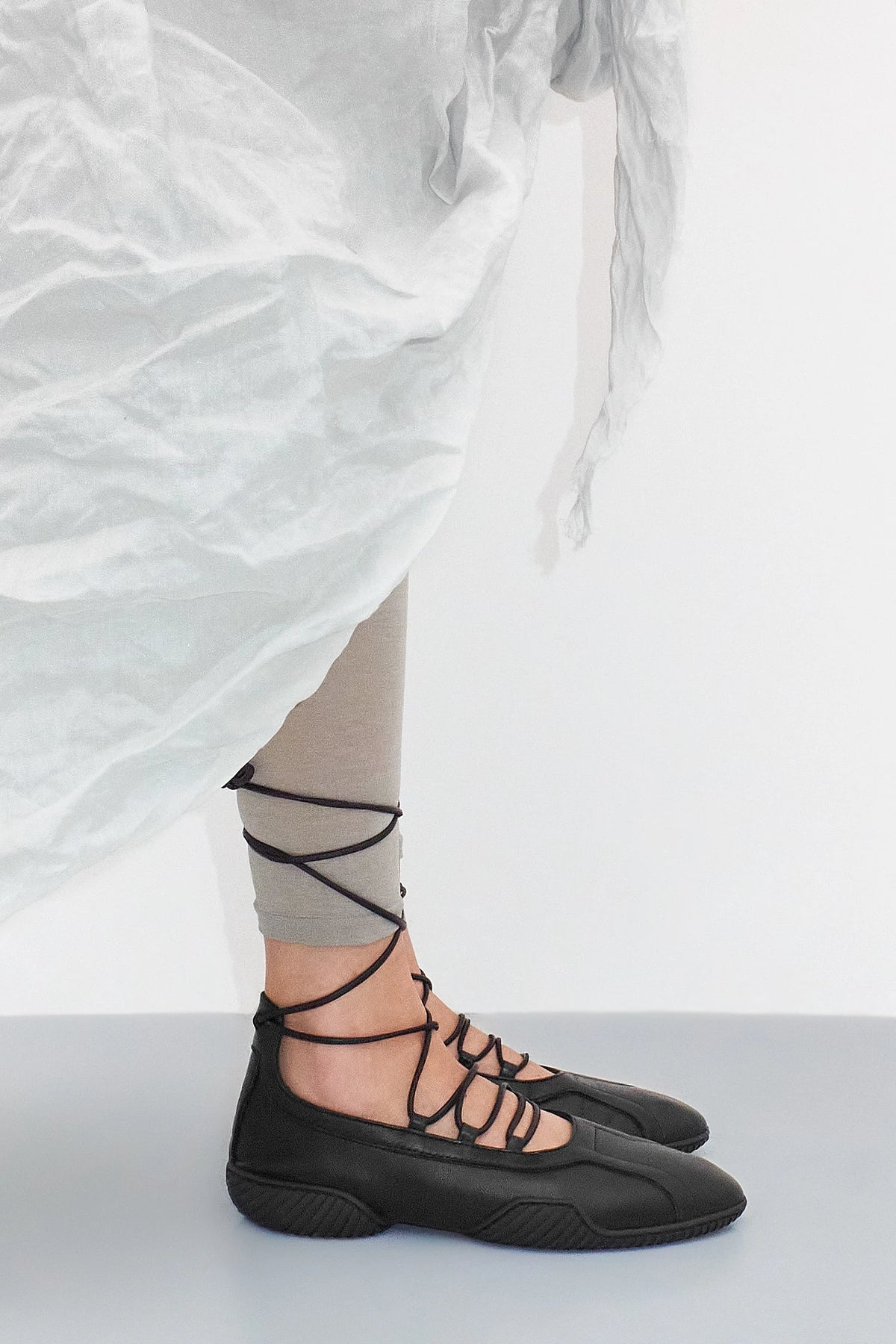 Miista Averie Lace Brogues // Black