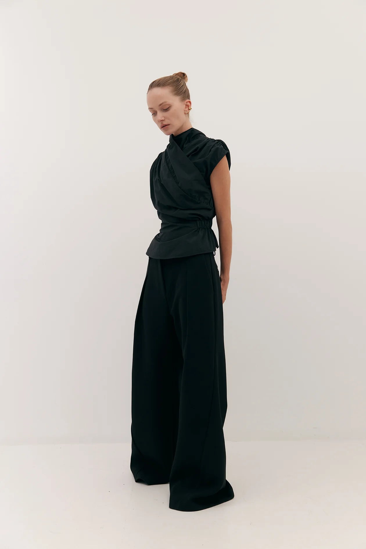 Harris Tapper Chamberlain Top  // Black