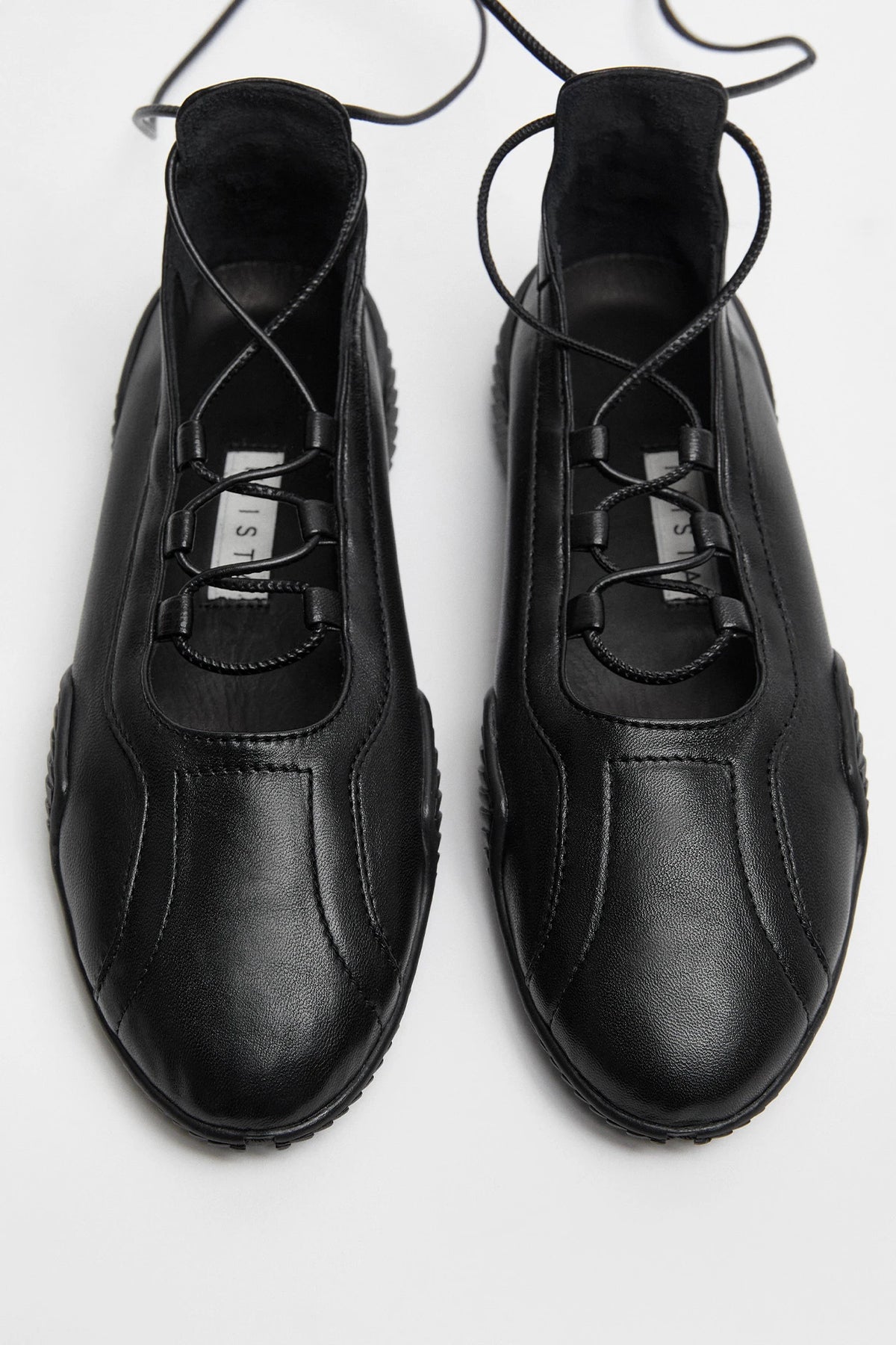 Miista Averie Lace Brogues // Black