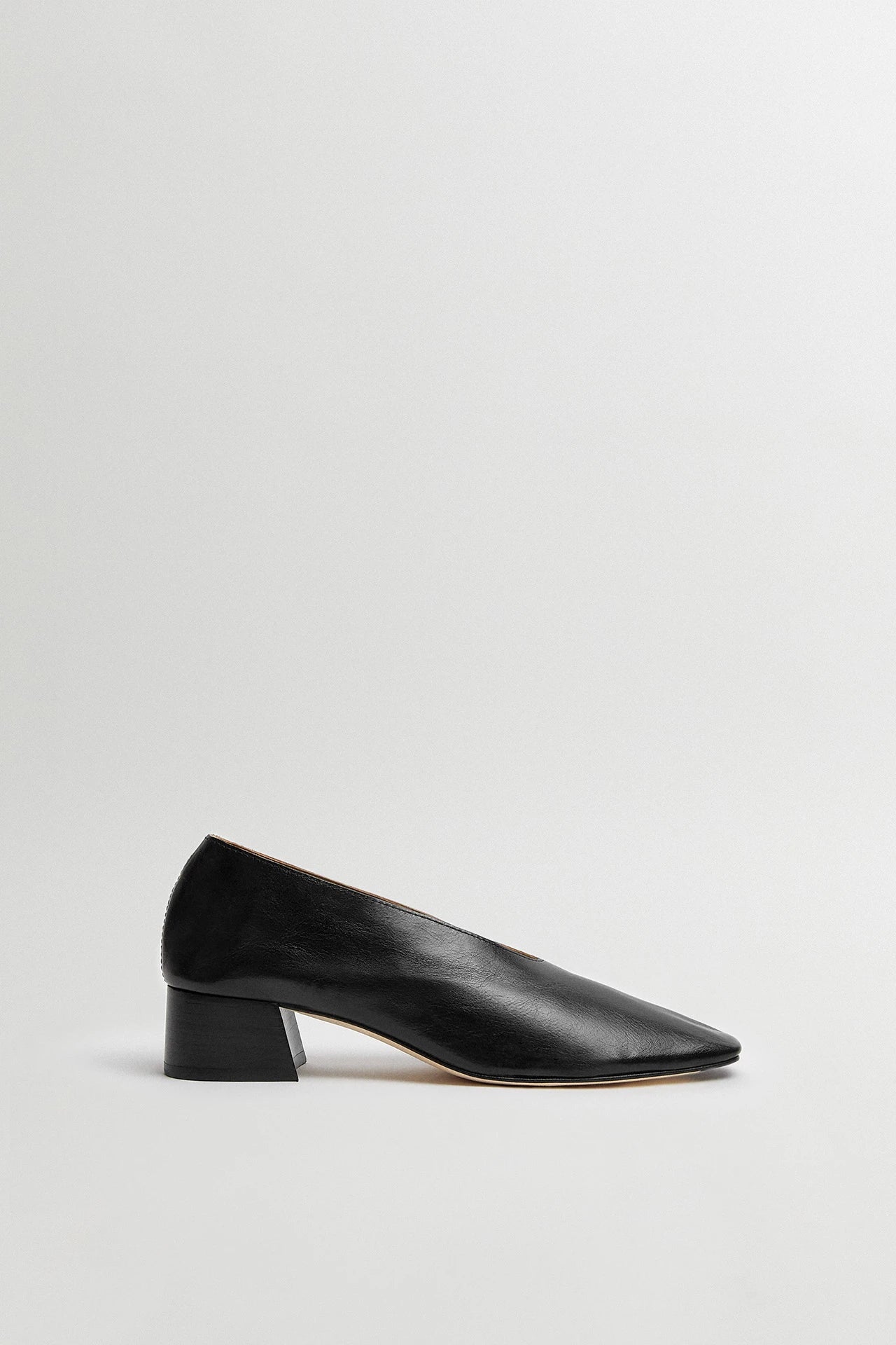 Miista Bibi Piper  Courts // Black