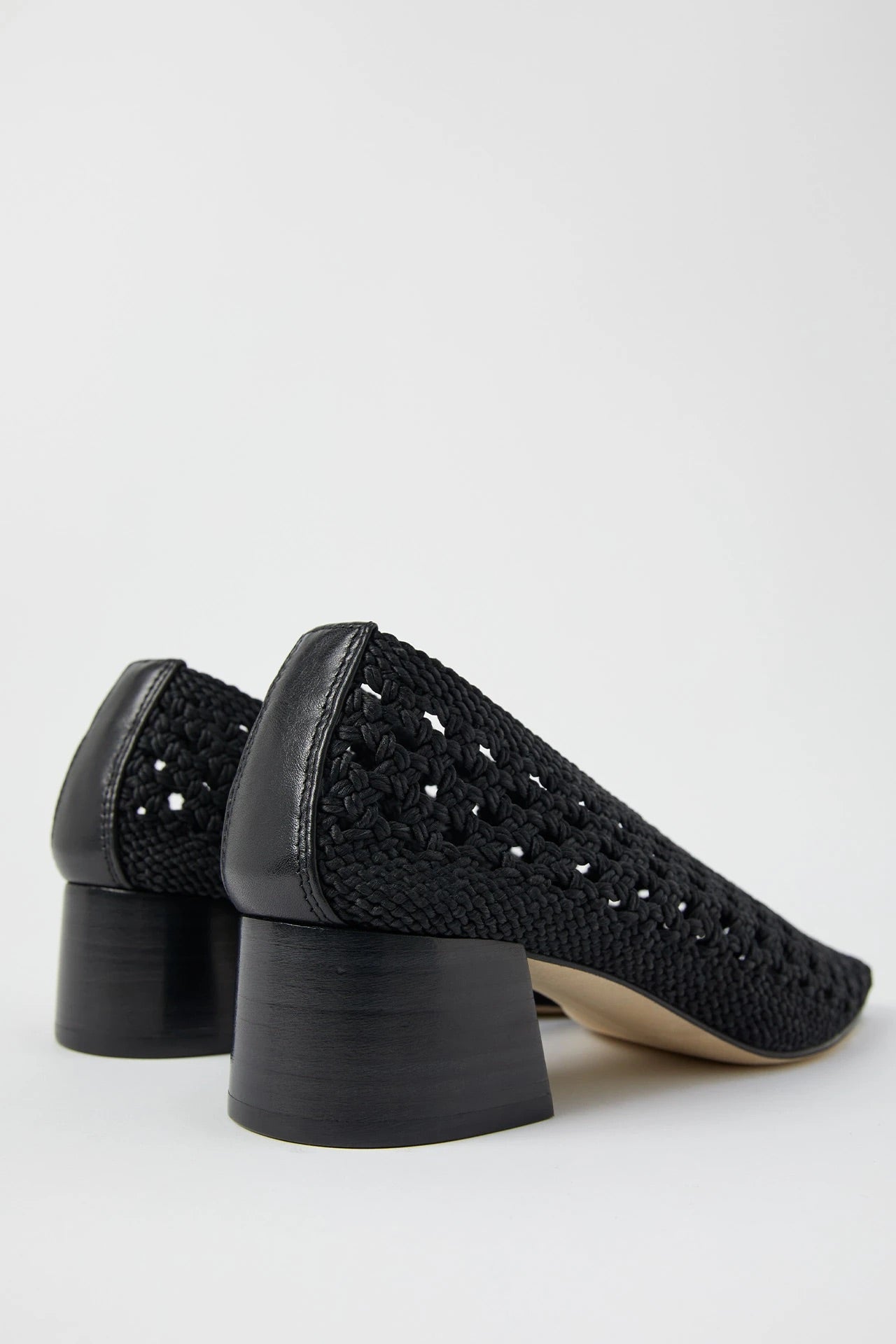 Miista Taissa Courts // Black