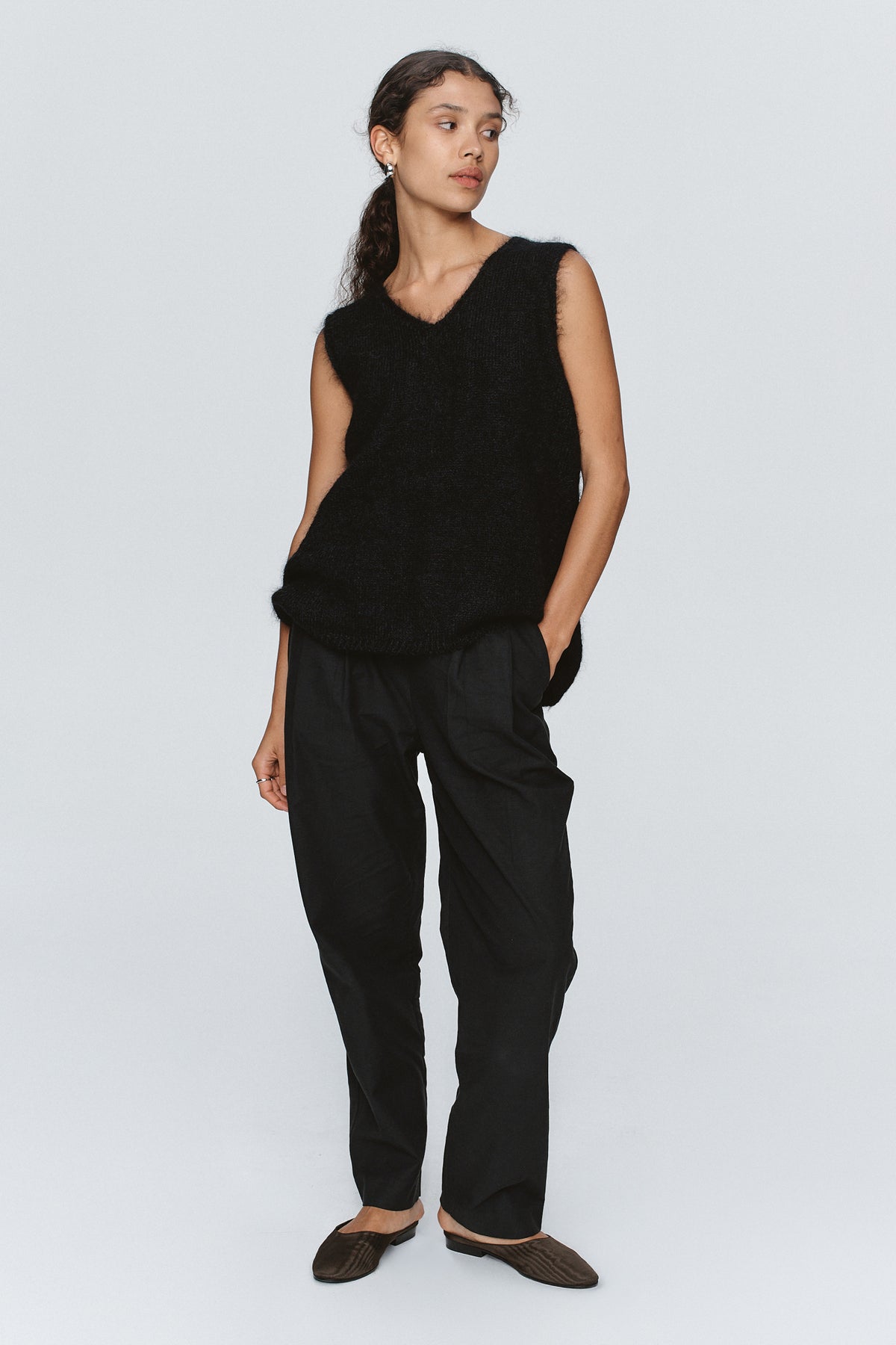 Marle Nya Vest // Black