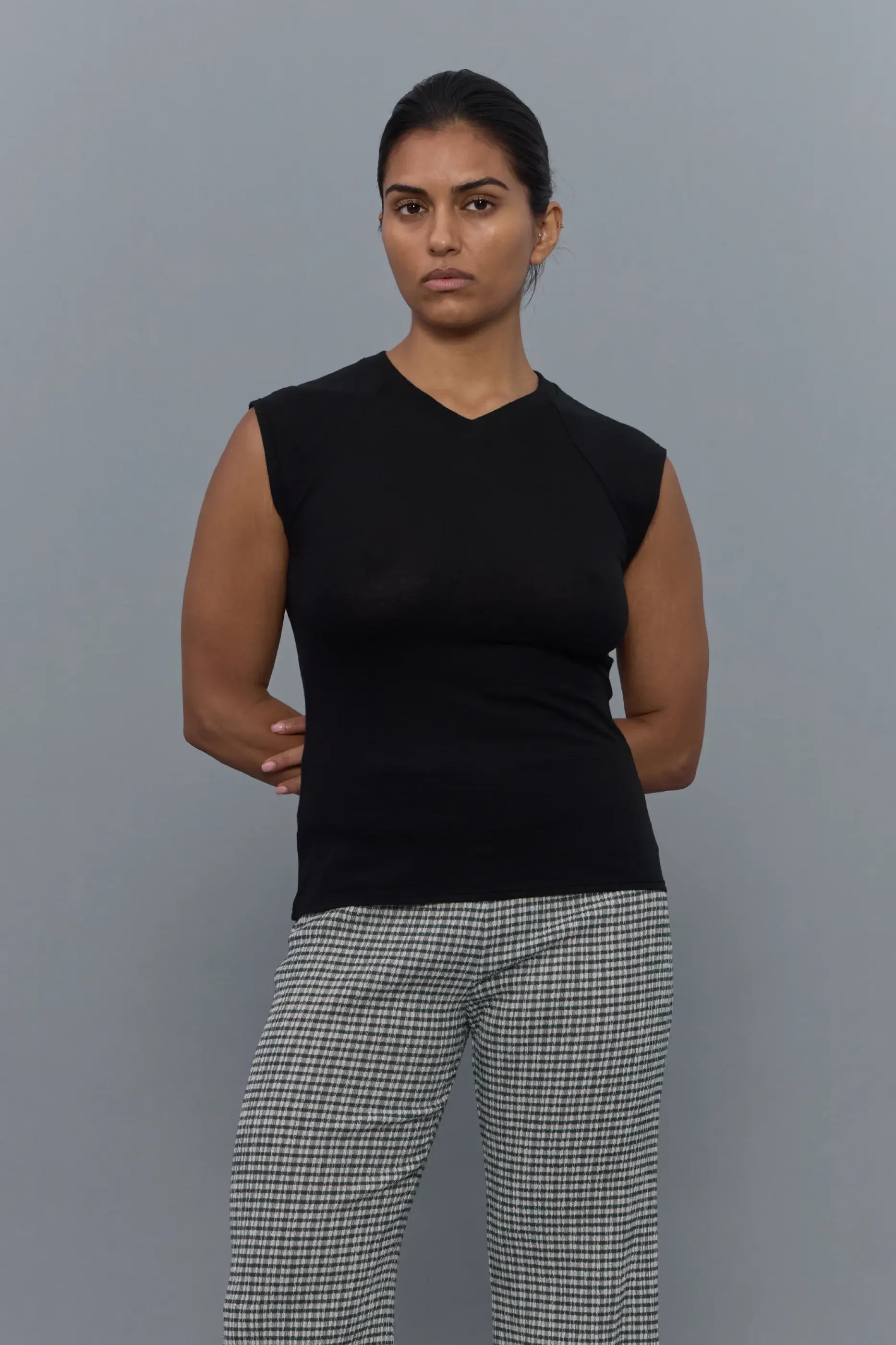 PV Beam V-Neck Tee // Black