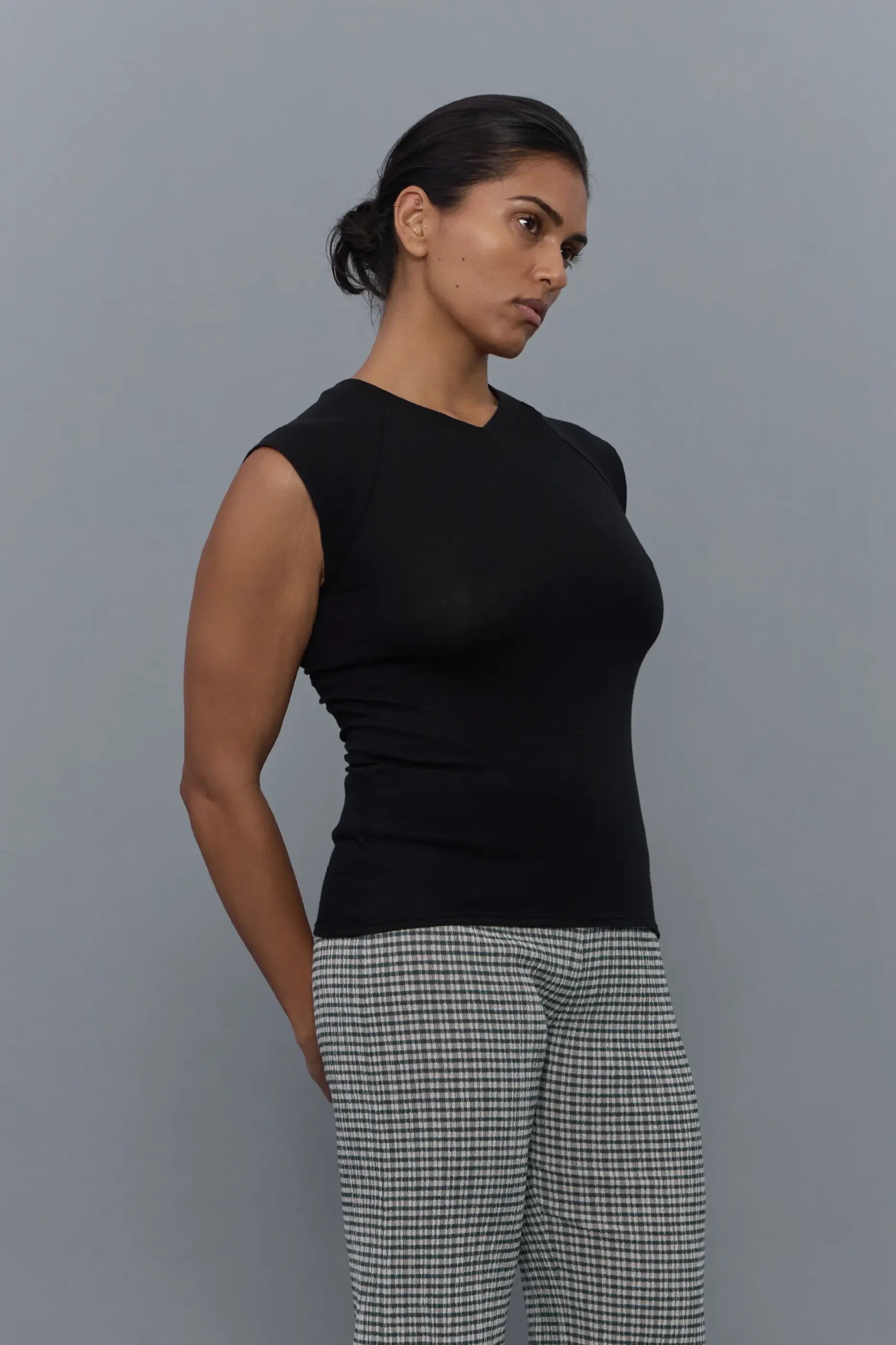 PV Beam V-Neck Tee // Black