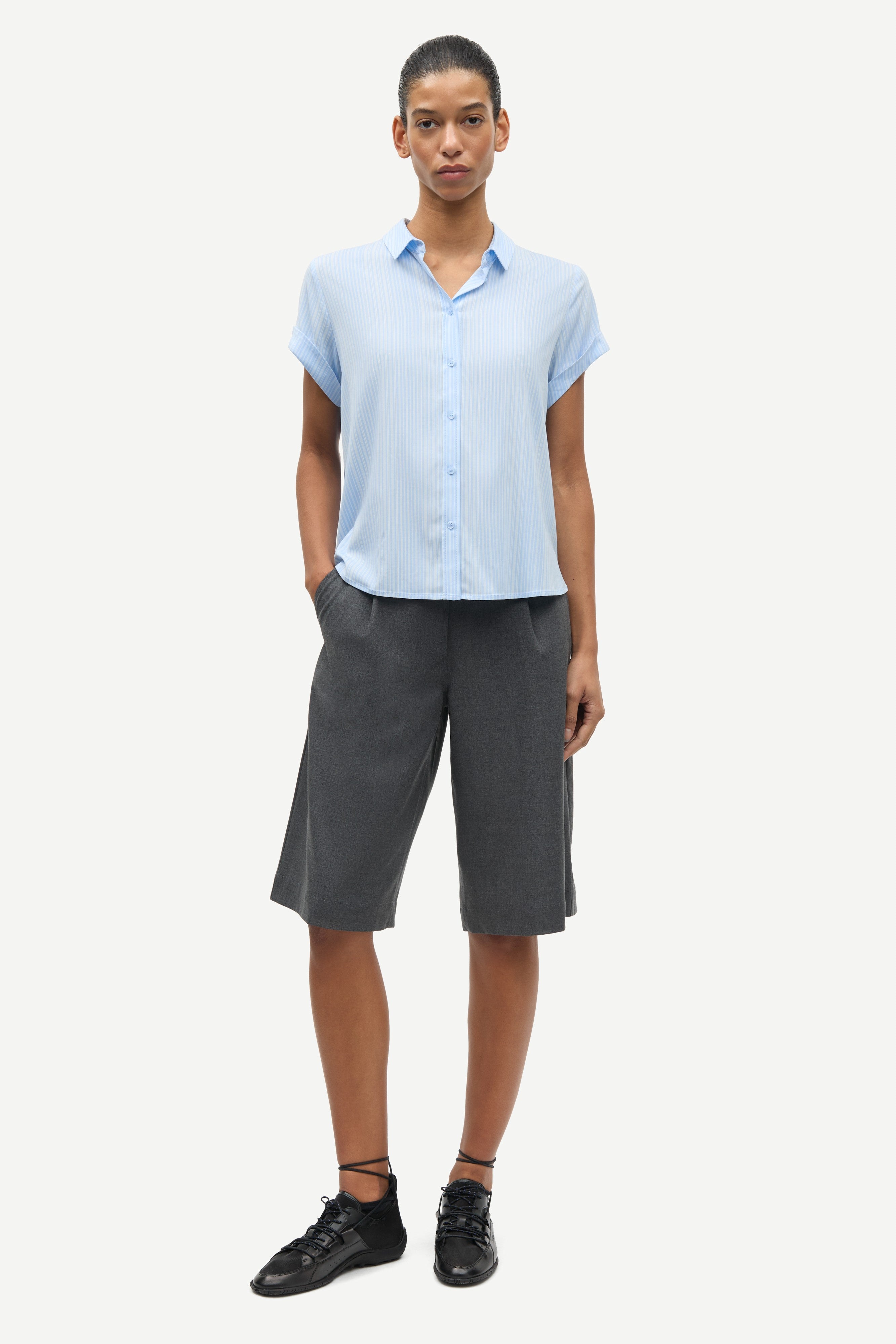Samsøe Samsøe Saharper Pleat Shorts //  Ombre Blue
