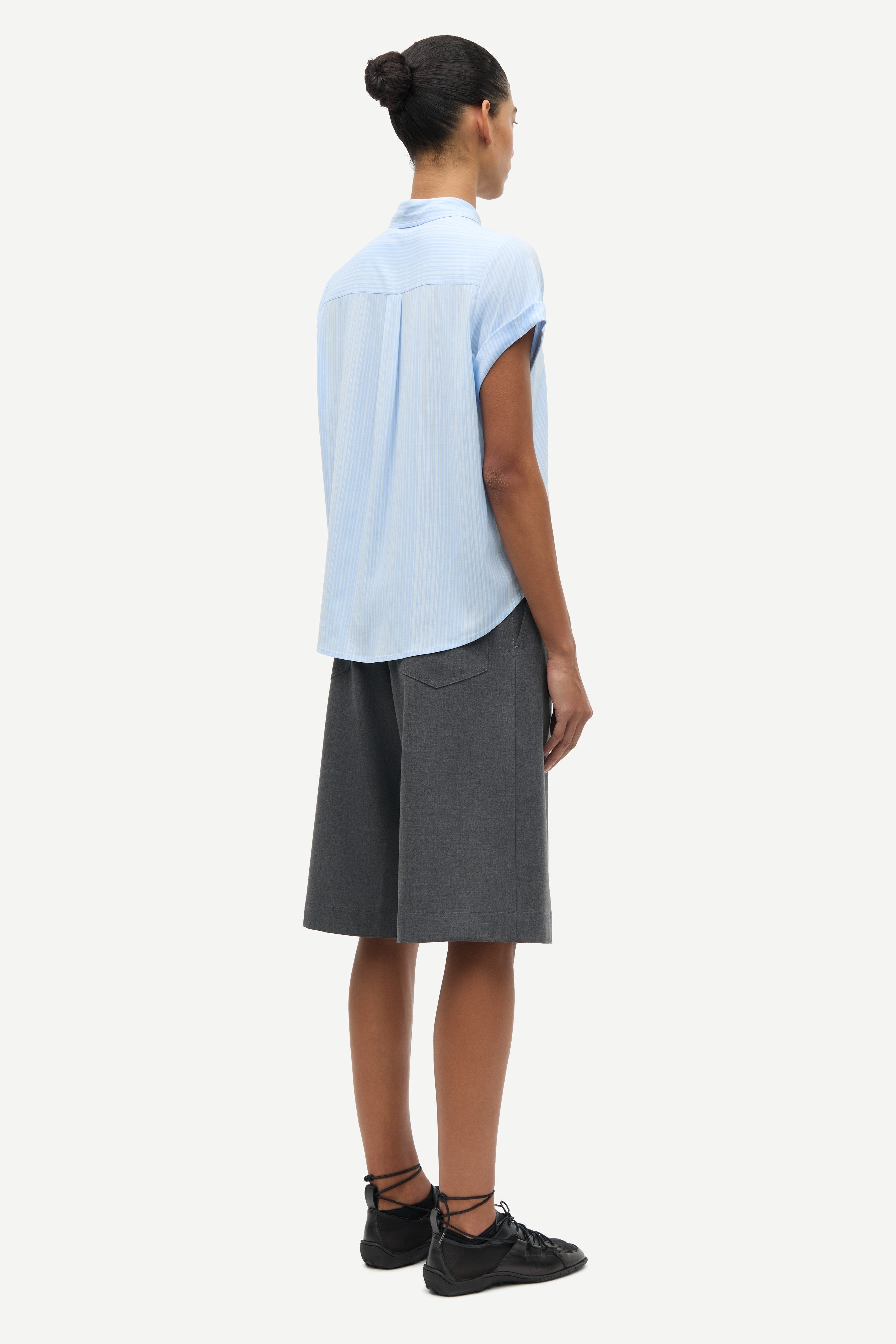 Samsøe Samsøe Saharper Pleat Shorts //  Ombre Blue