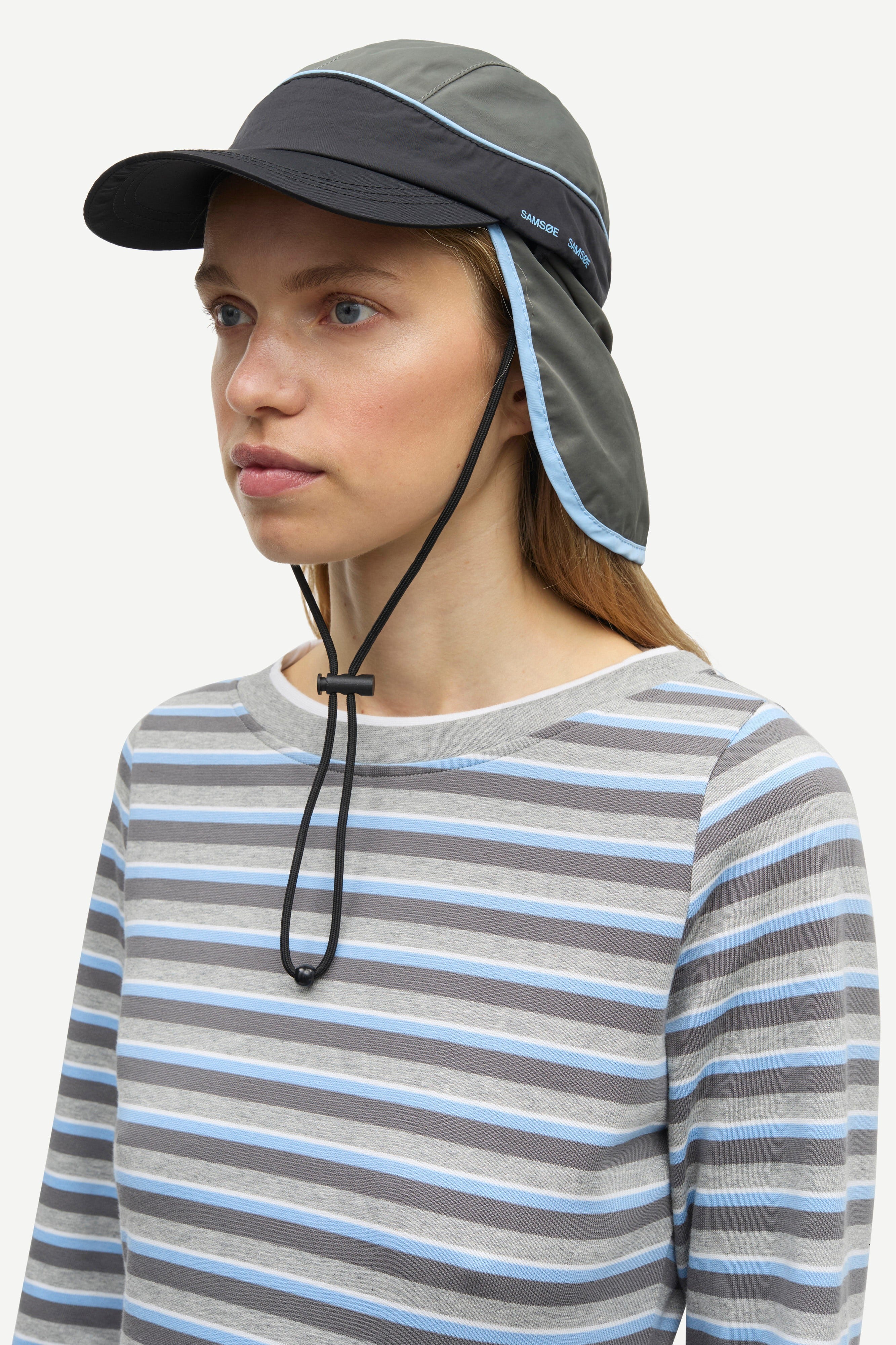 Samsøe Samsøe Saivy Windbreaker Cap // Gargoyle