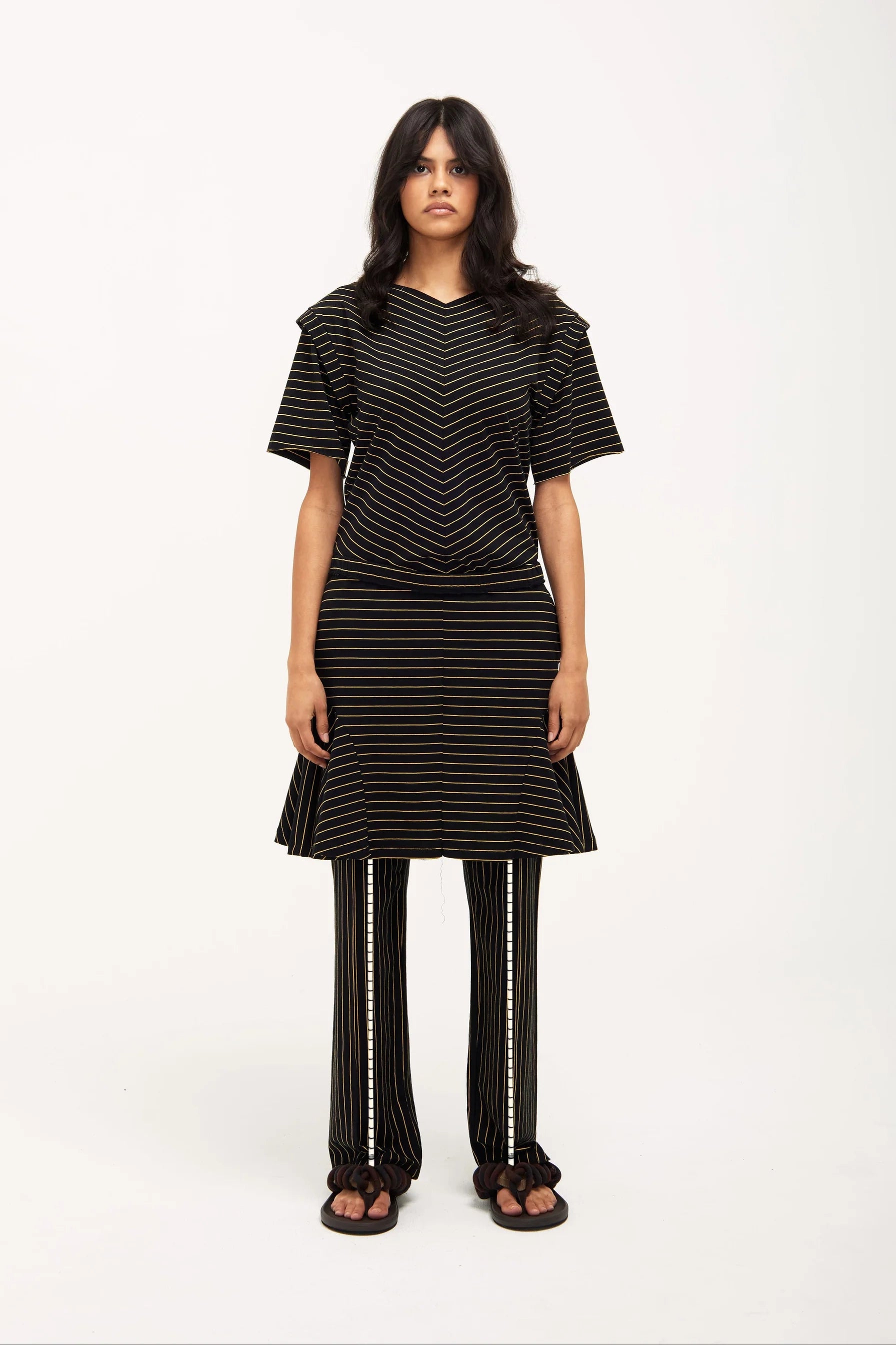 Verner Stripe Flare  // Blk w gold stripe