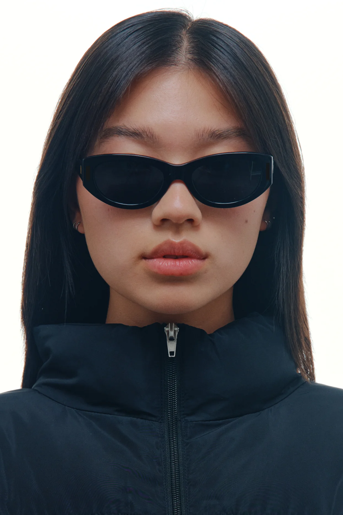 Raie Lakota // Black