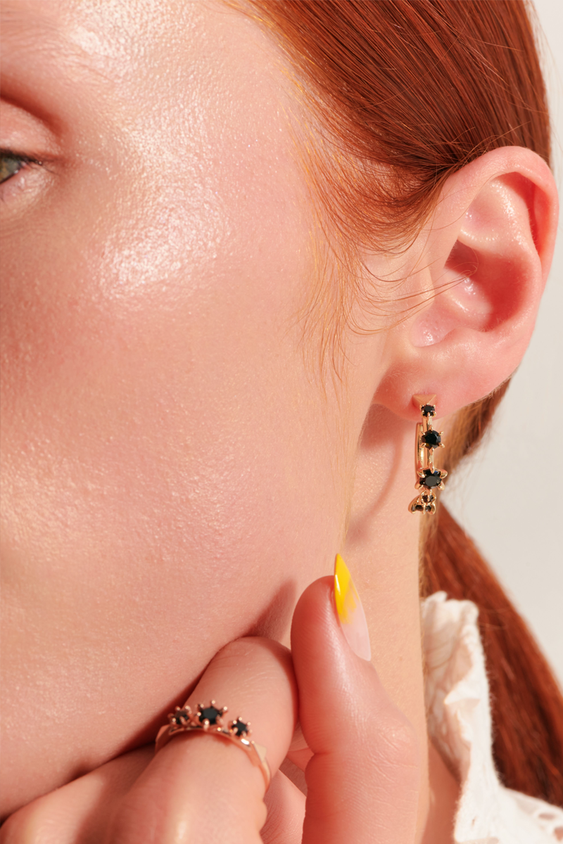 Karen Walker Baroque Earrings Onyx // Gold Plated